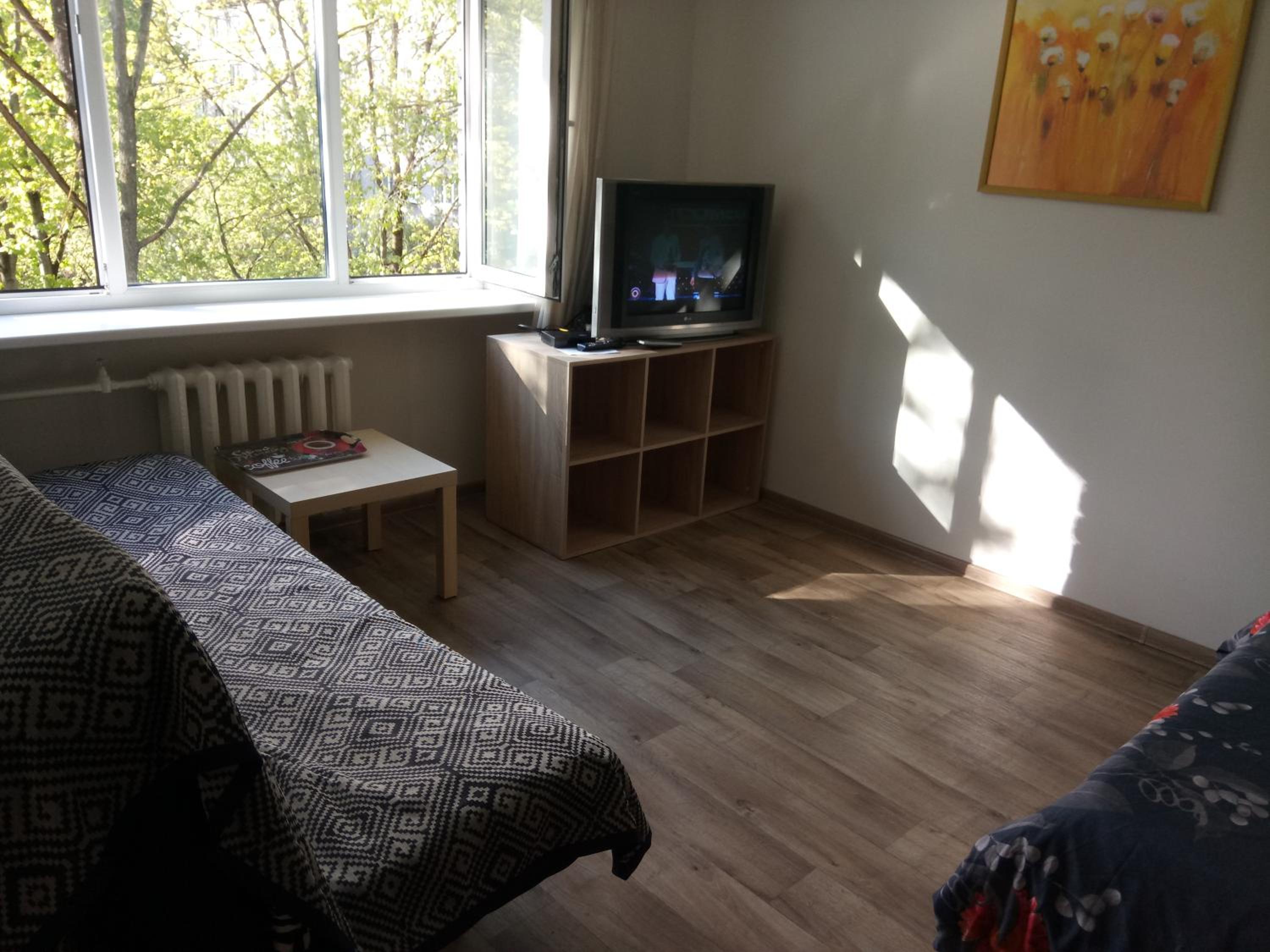 One-Bedroom Apartment - Photo 2