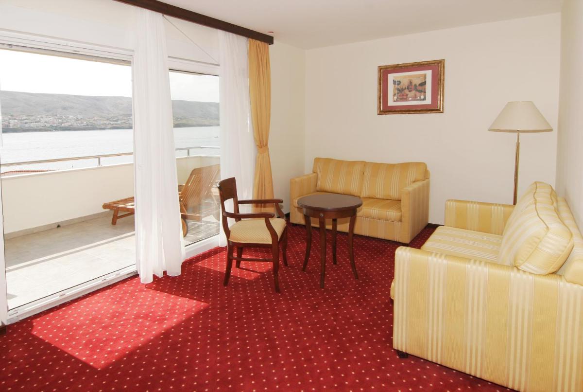 Suite with Balcony and Sea View photo 2