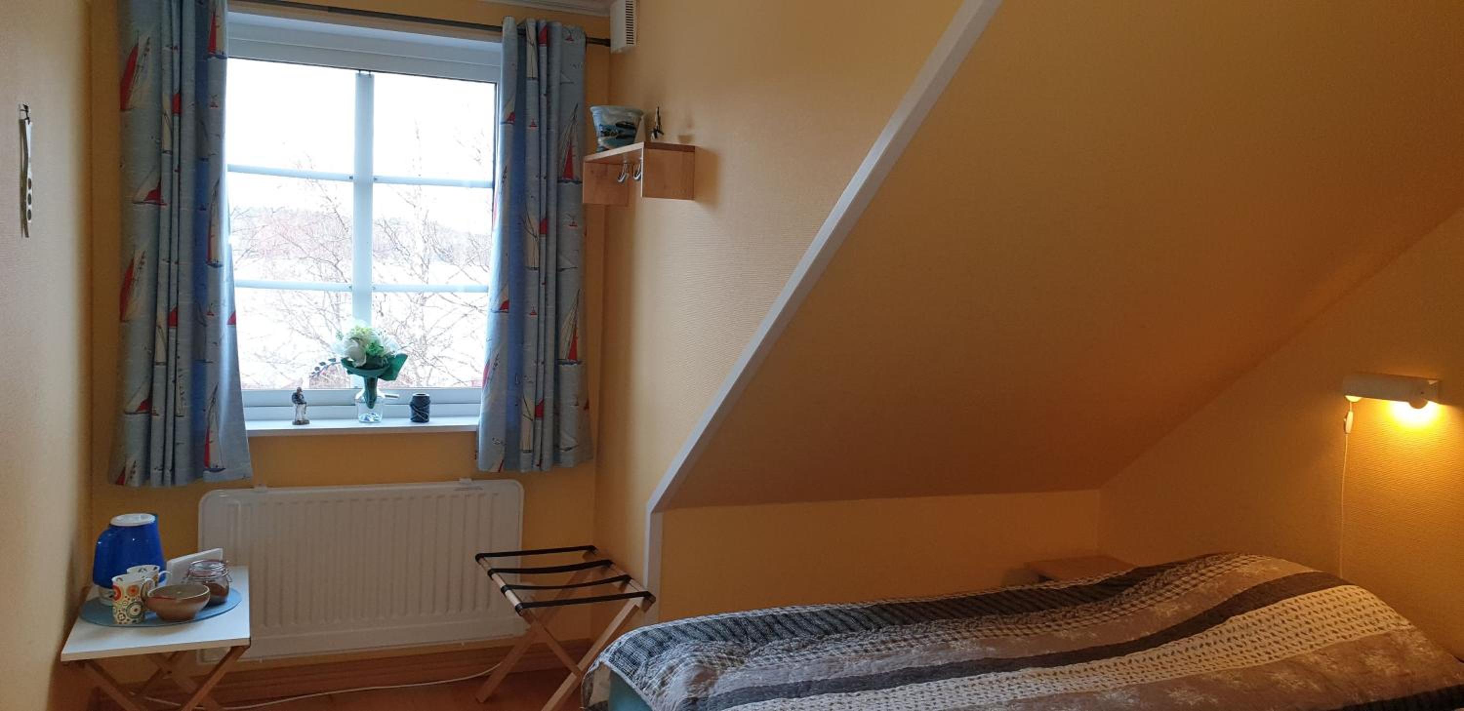 Double or Twin Room with Partial Sea View photo 3