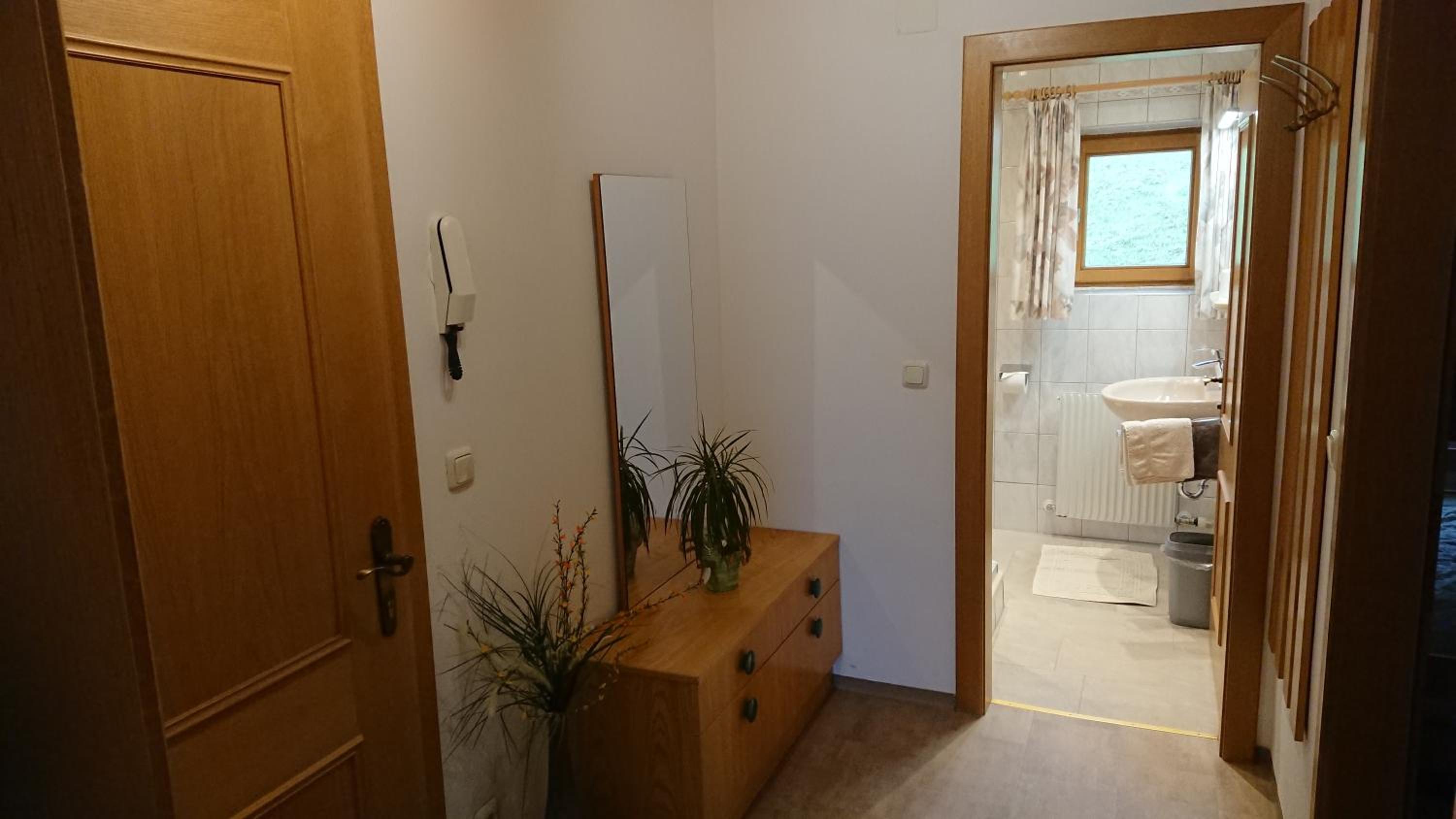 One-Bedroom Apartment with Balcony photo 3