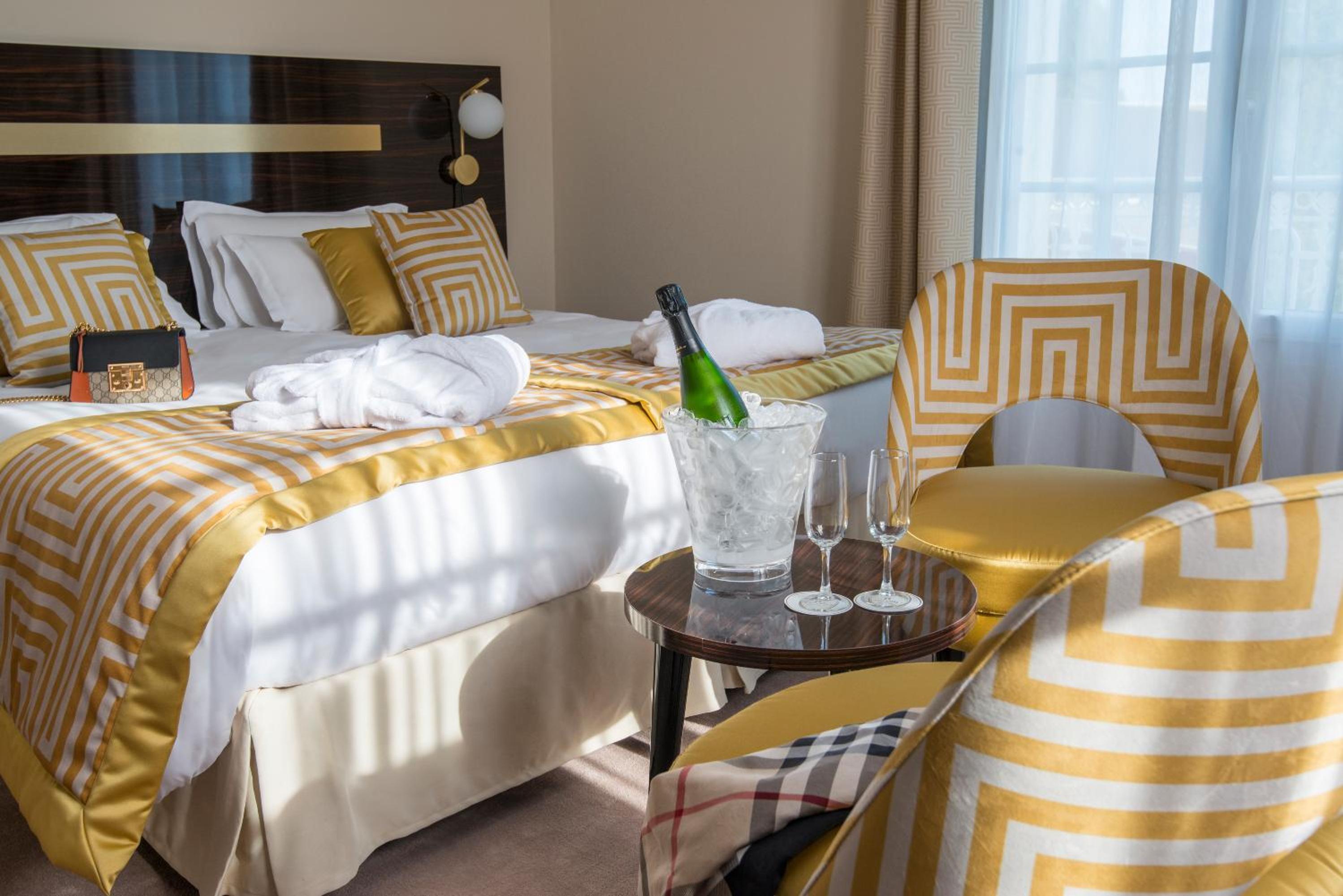 Charleston Room - Photo 1