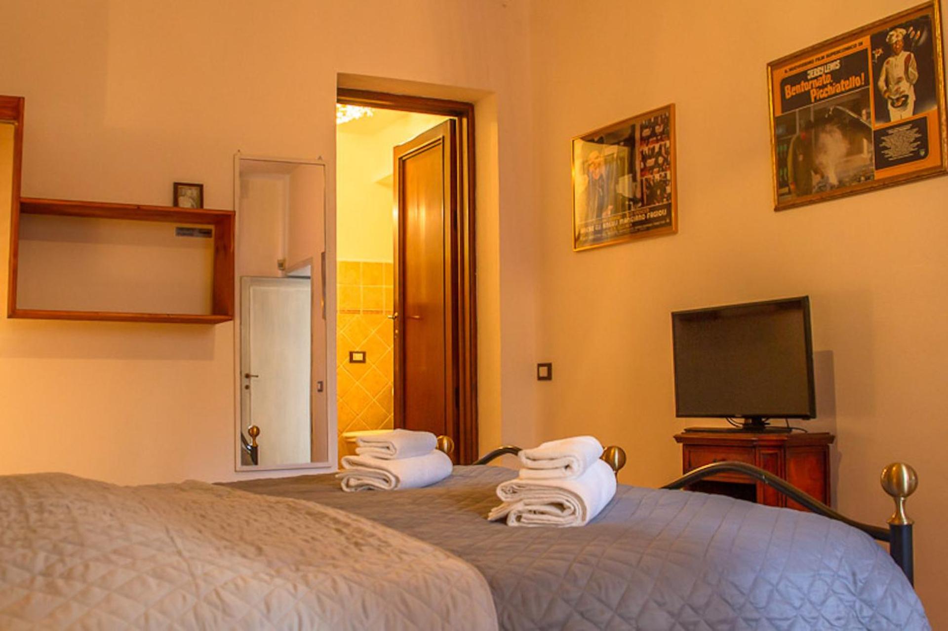 Double Room with Private Bathroom photo 3