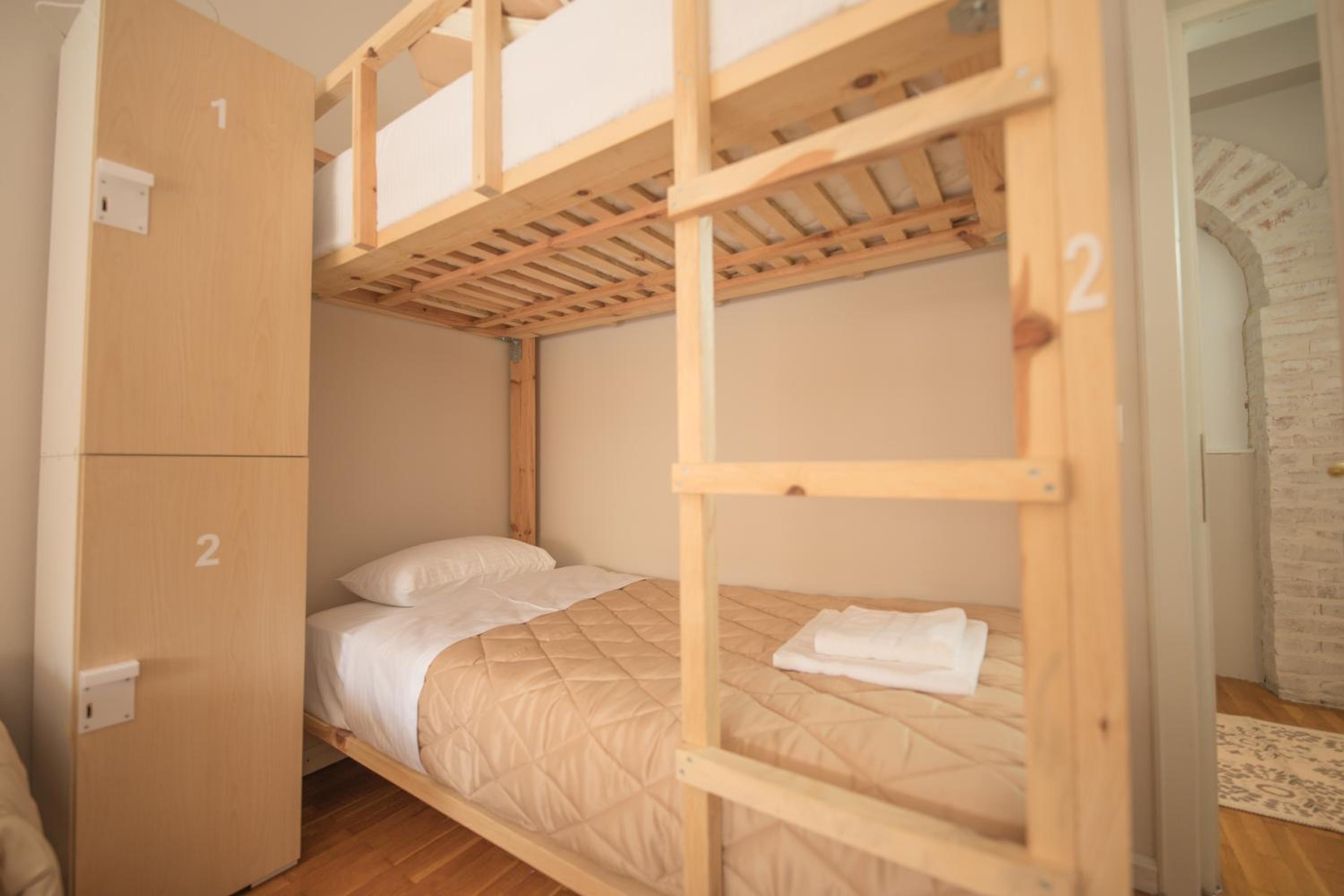 Bed in 4-Bed Dormitory Room photo 1