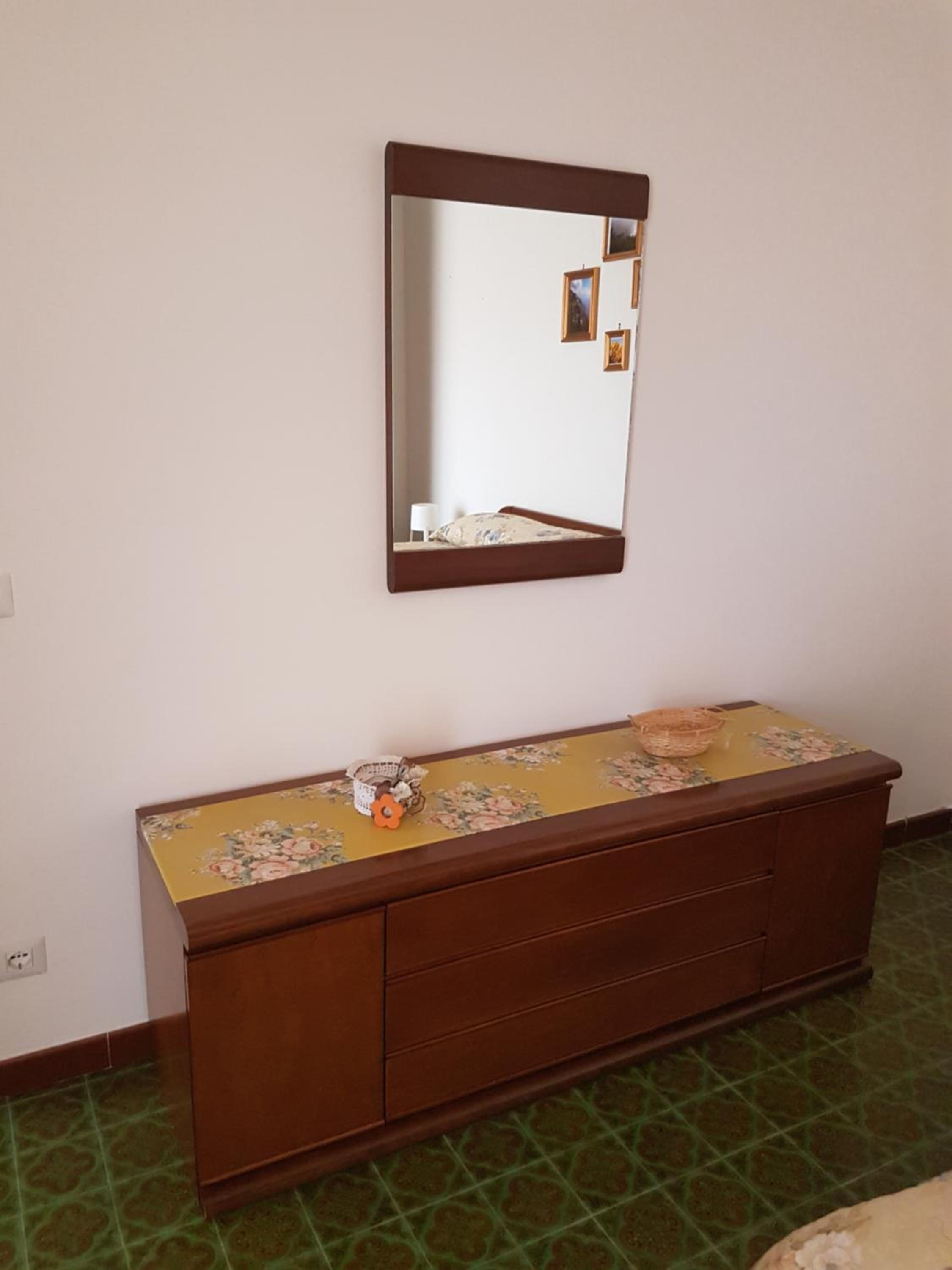 Two-Bedroom House - Photo 2