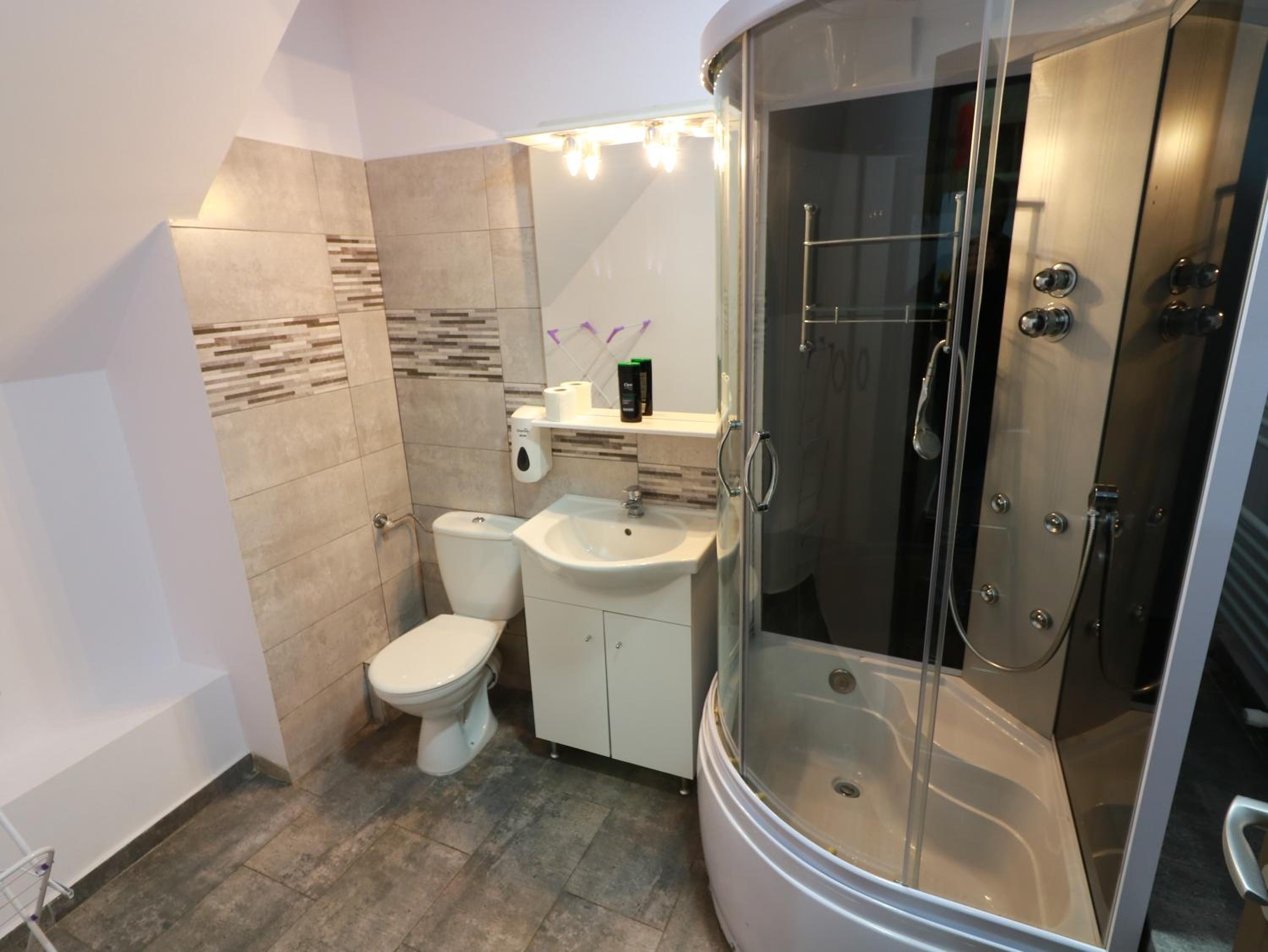 One-Bedroom Apartment - Photo 10