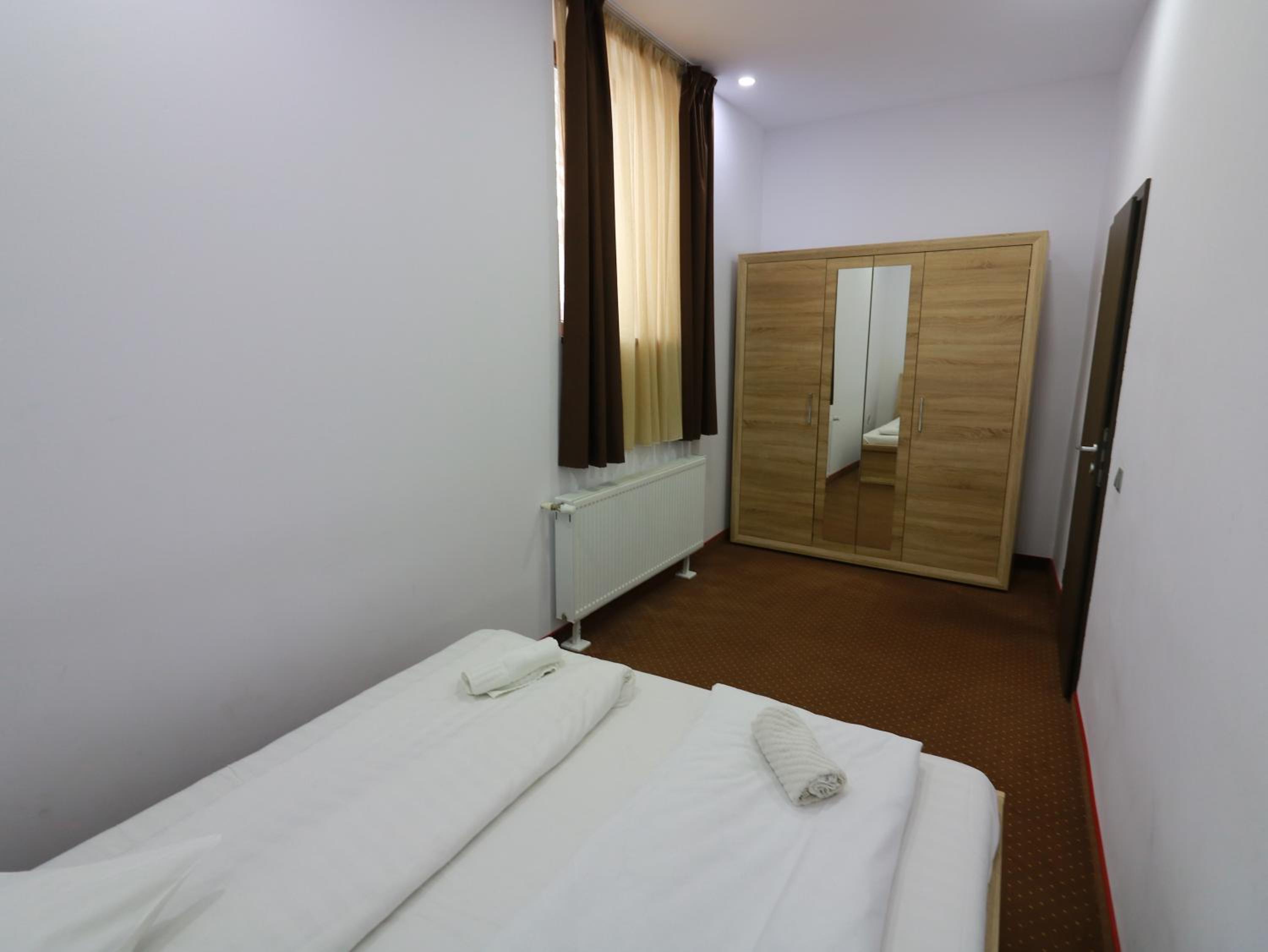 One-Bedroom Apartment - Photo 9