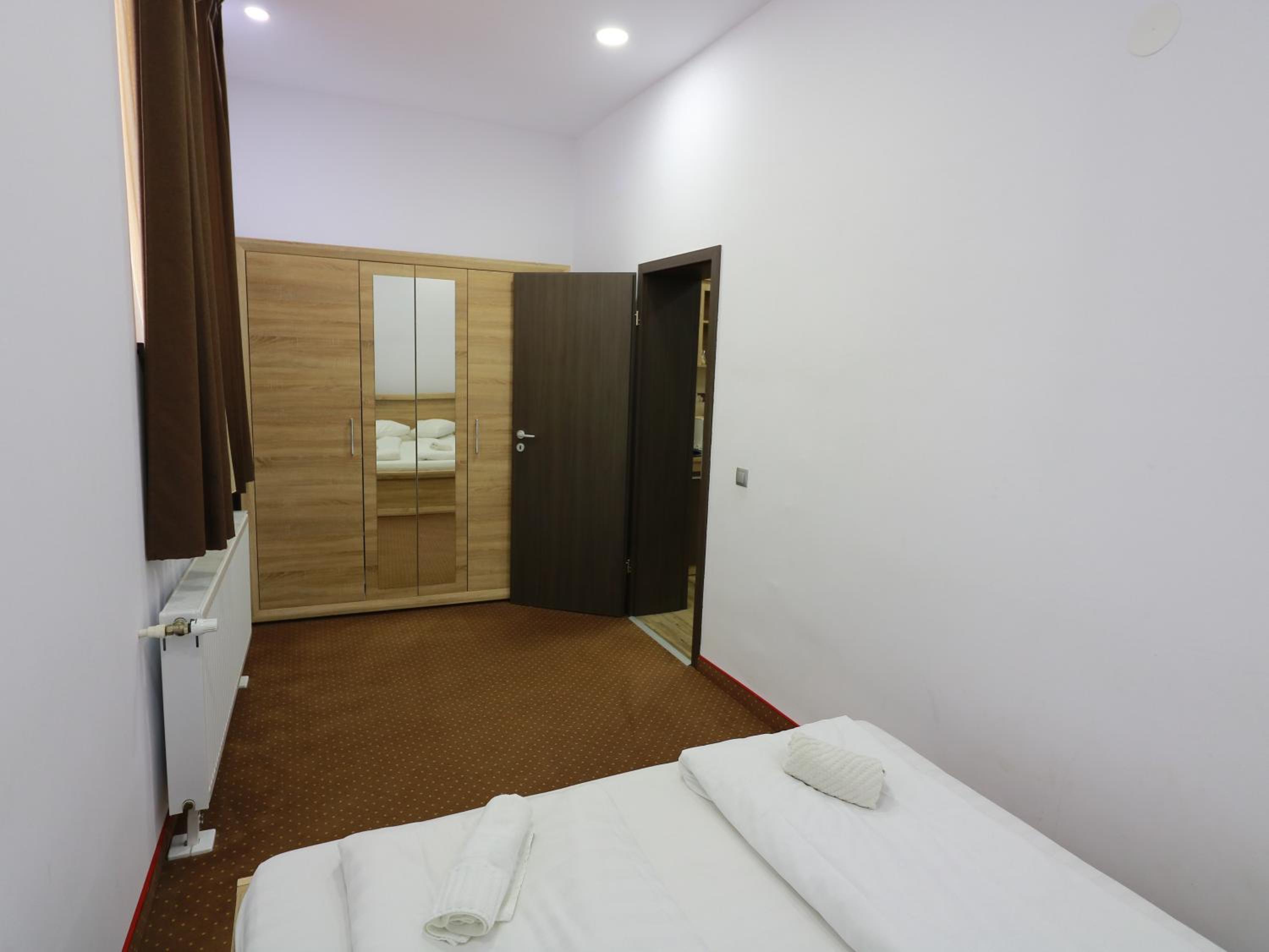 One-Bedroom Apartment - Photo 8