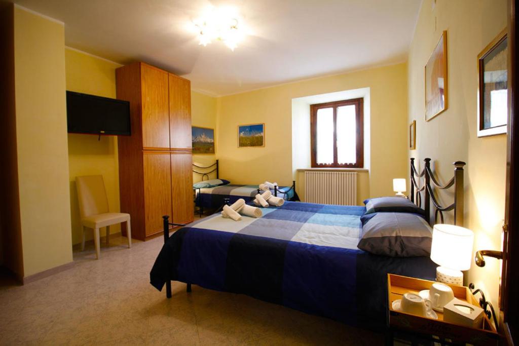 Triple Room with Private Bathroom photo 2