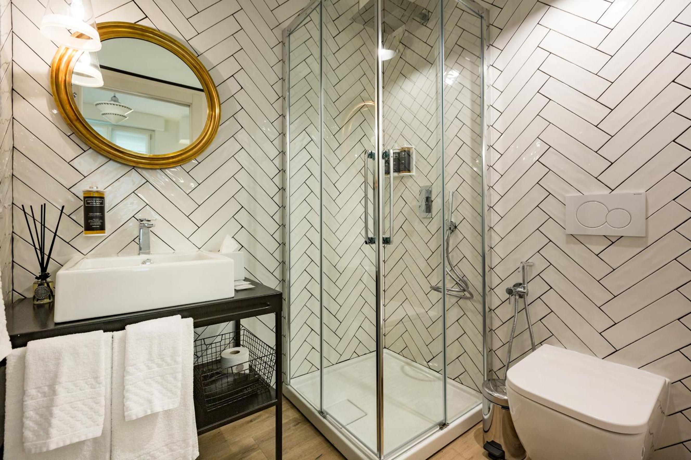 Small Double Room - Photo 7