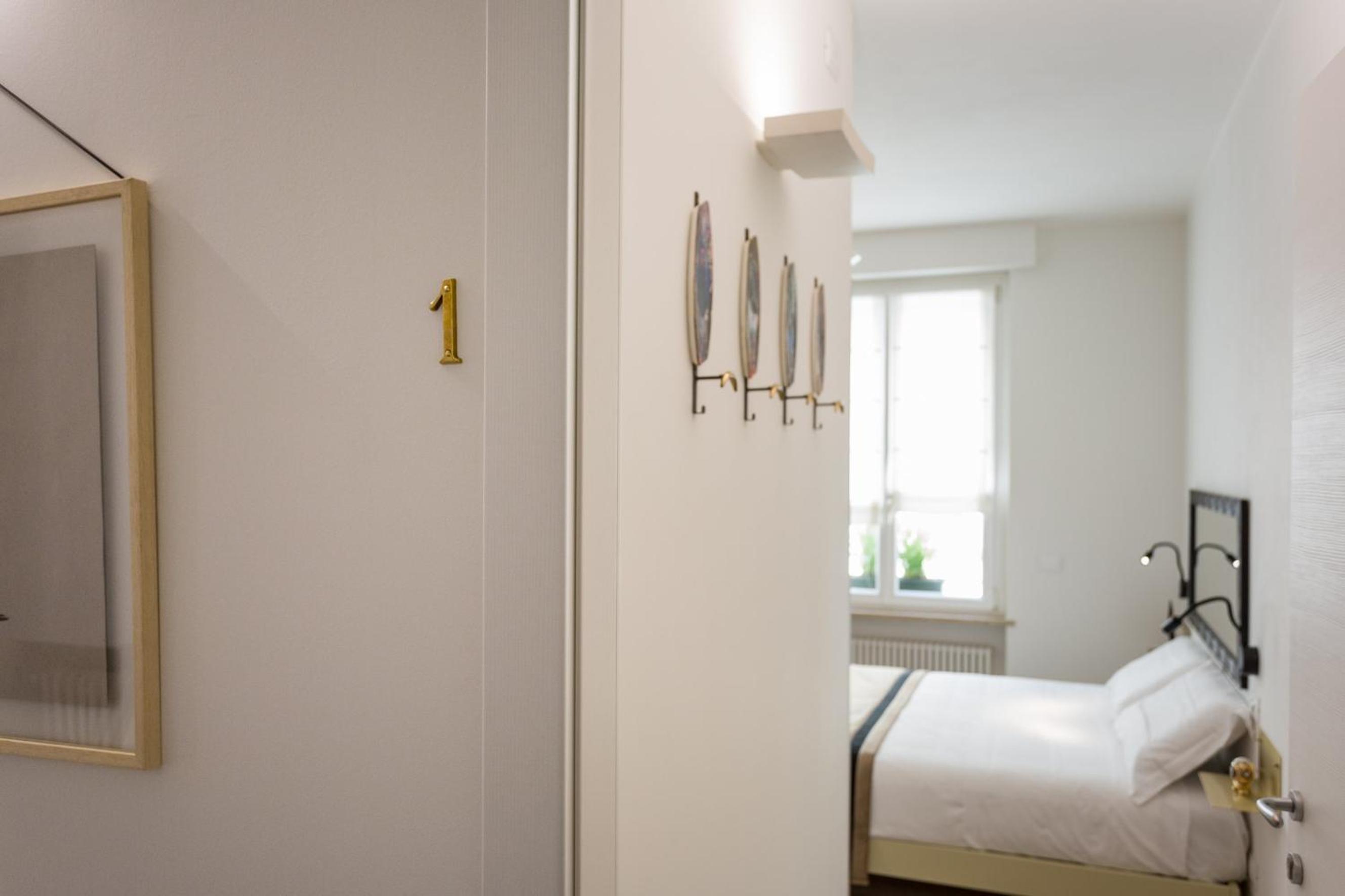 Small Double Room - Photo 2