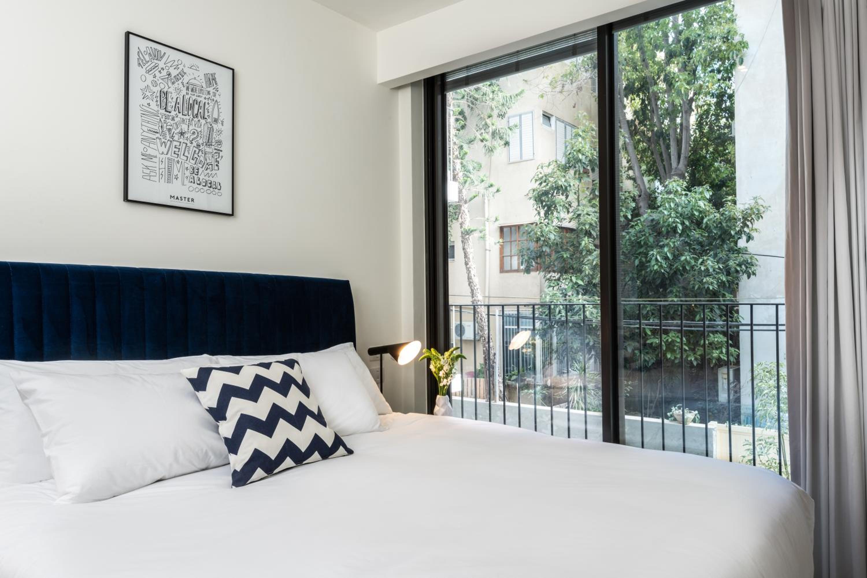 One-Bedroom Apartment with Balcony photo 2