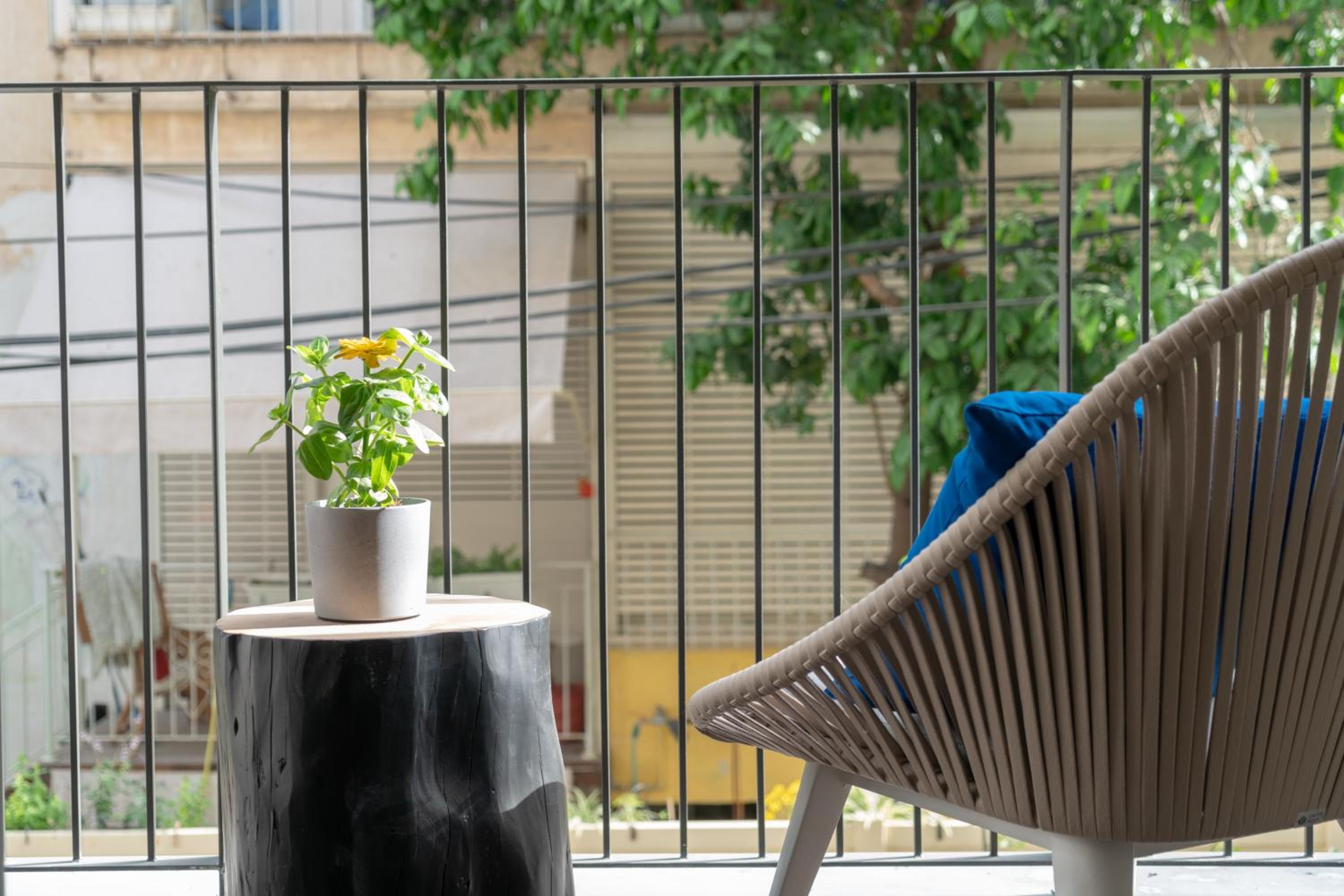 One-Bedroom Apartment with Balcony photo 3