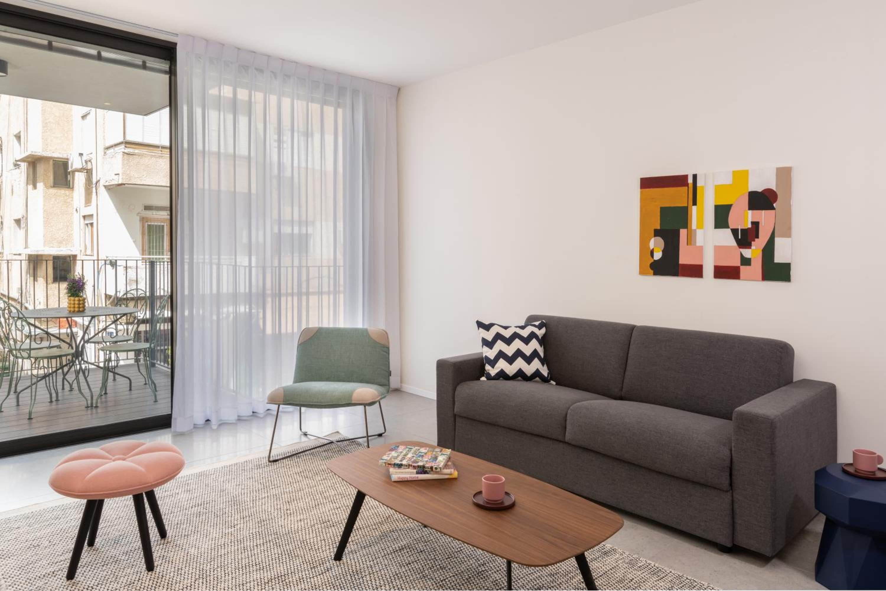 Three-Bedroom Apartment with Balcony photo 1