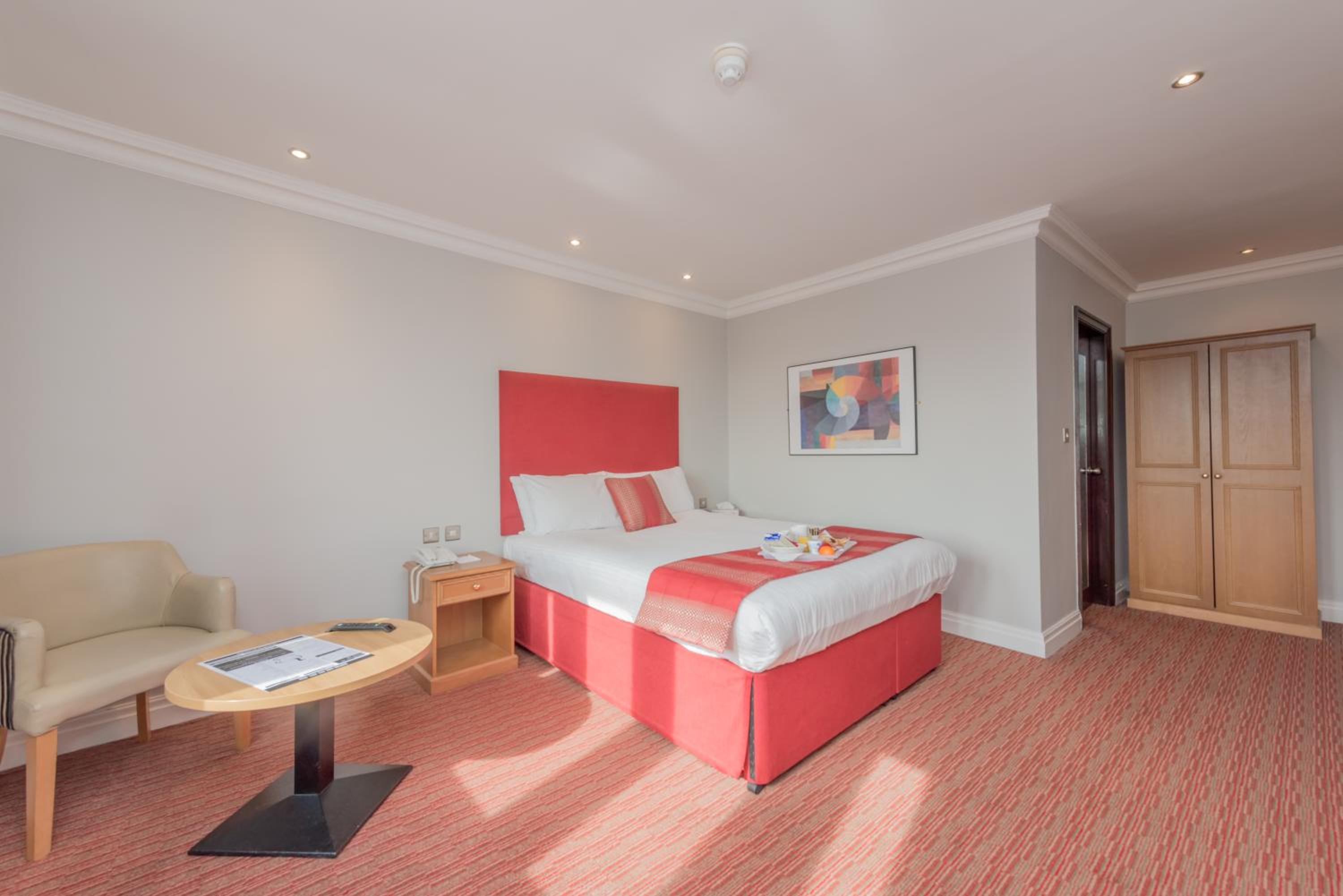 Standard King Room - Non-Smoking  - Photo 14