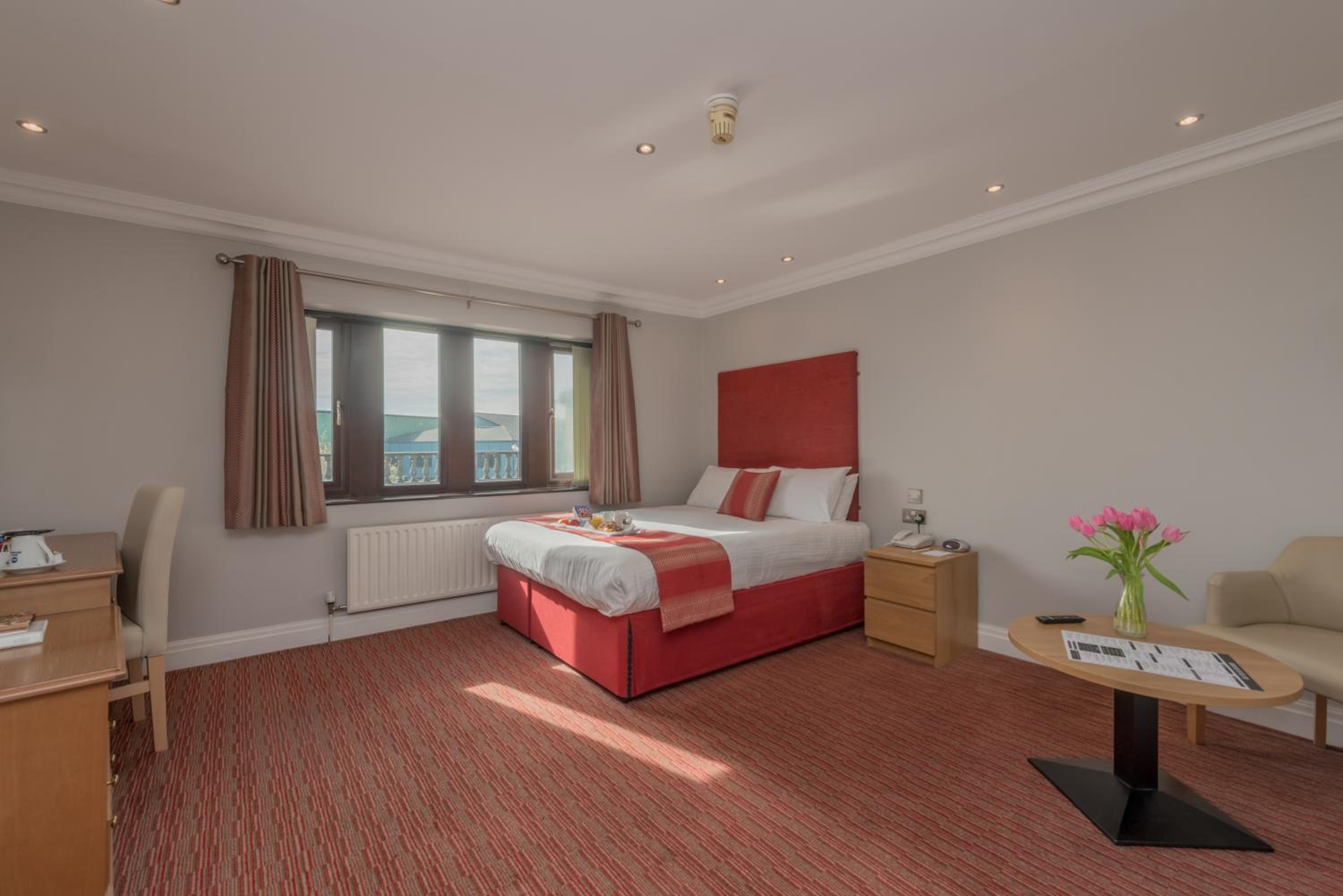 Standard King Room - Non-Smoking  - Photo 15