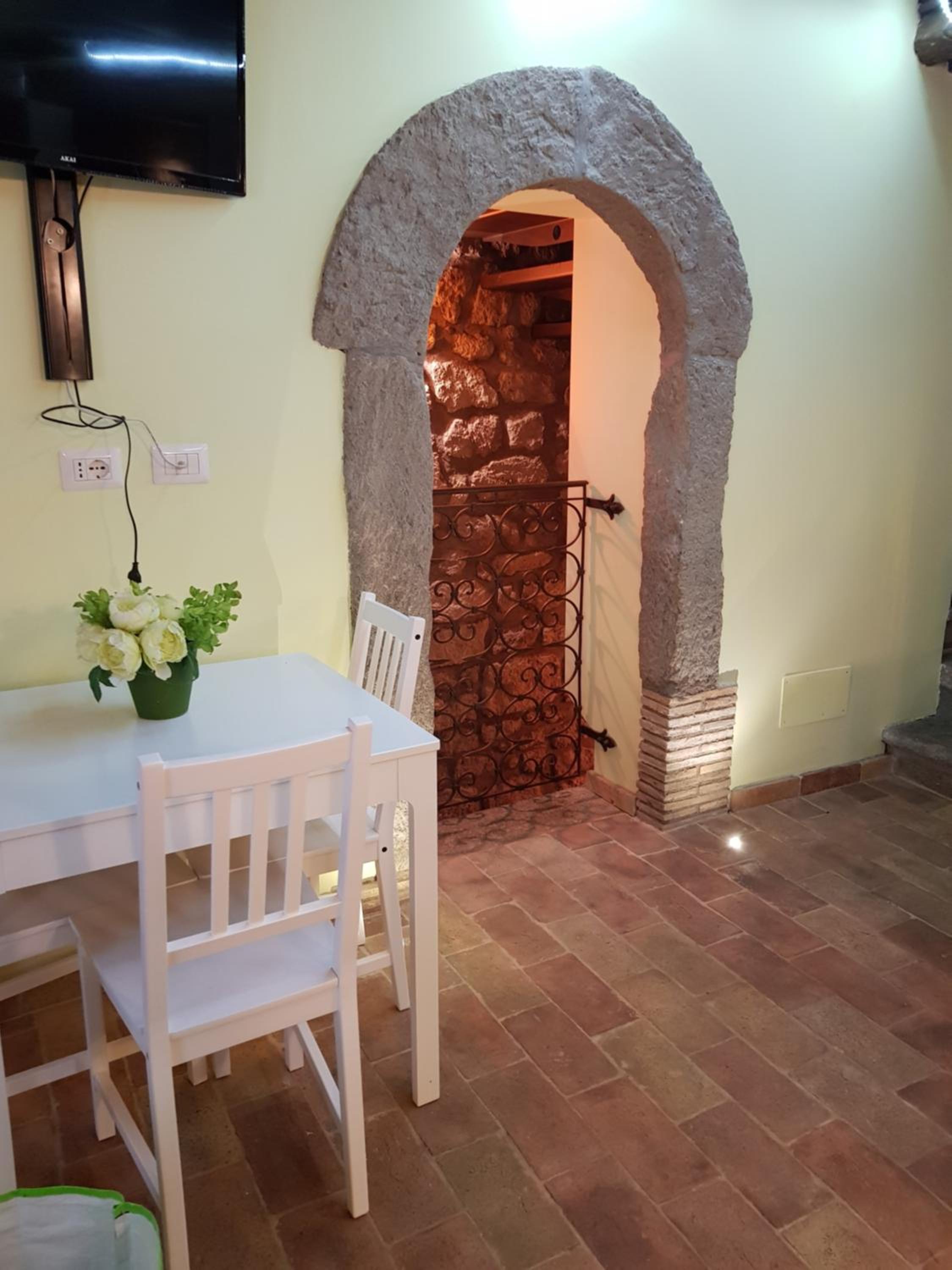 Two-Bedroom House - Photo 17