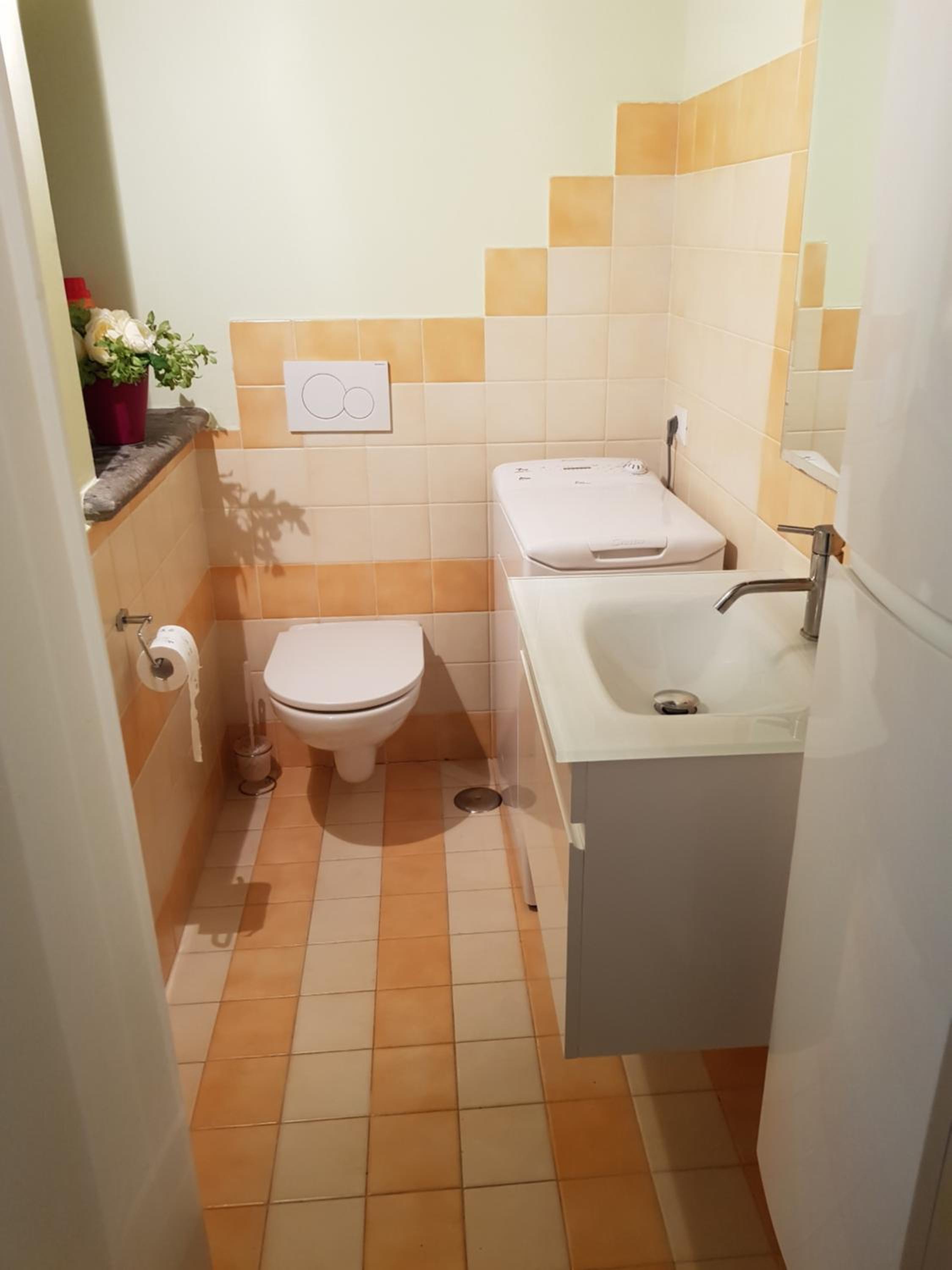 Two-Bedroom House - Photo 14