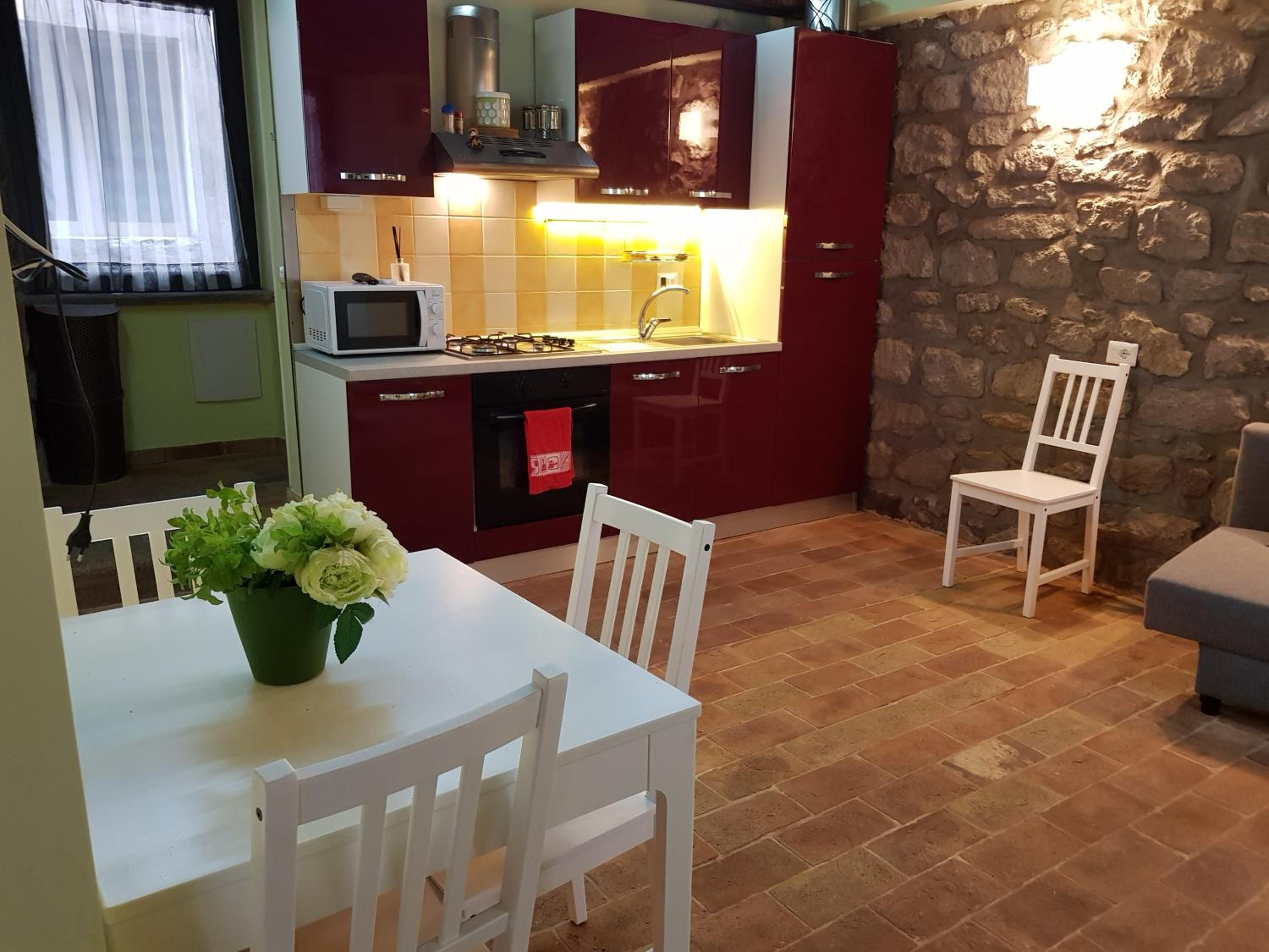 Two-Bedroom House - Photo 15