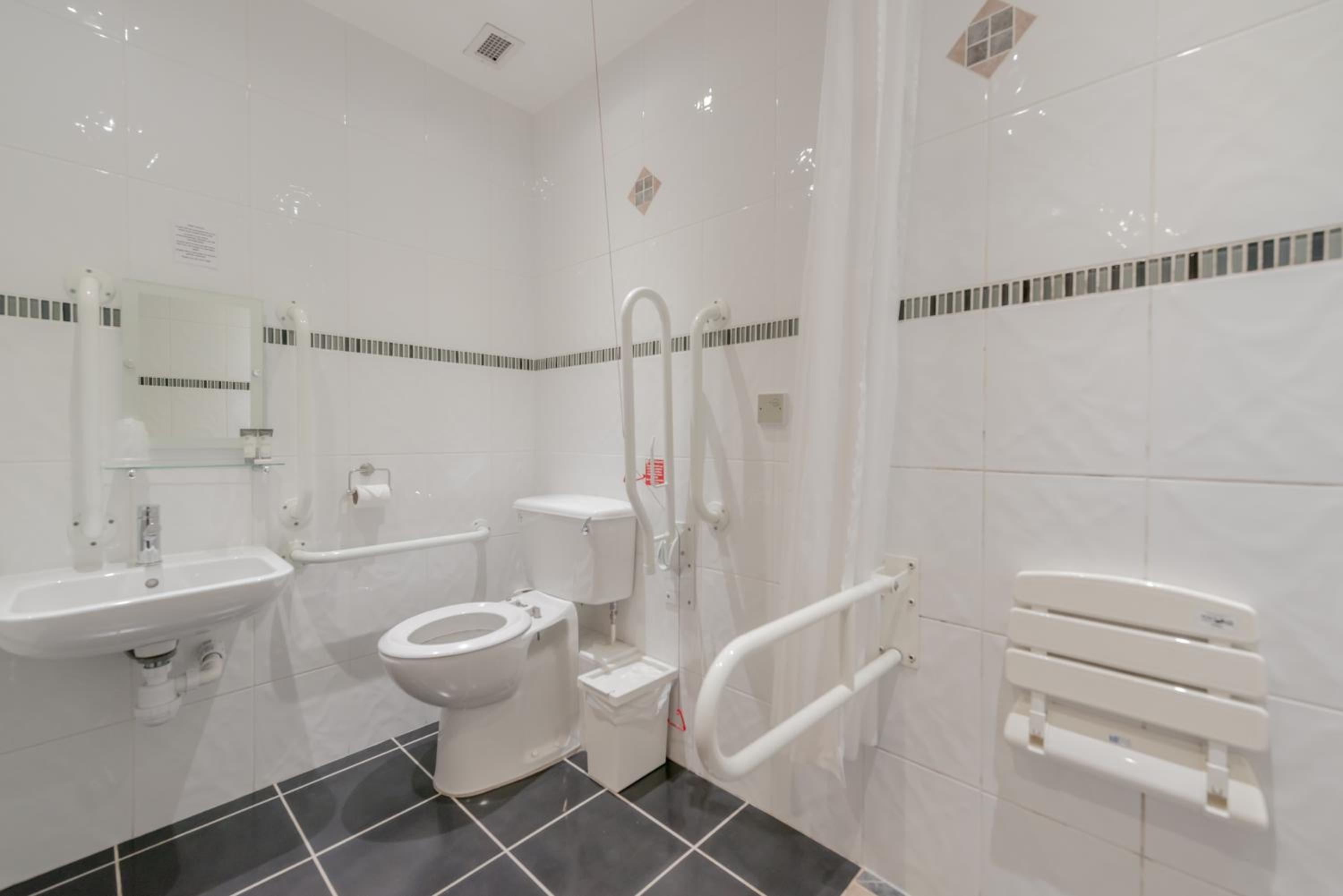 King Room - Disability Access/Non-Smoking - Photo 7
