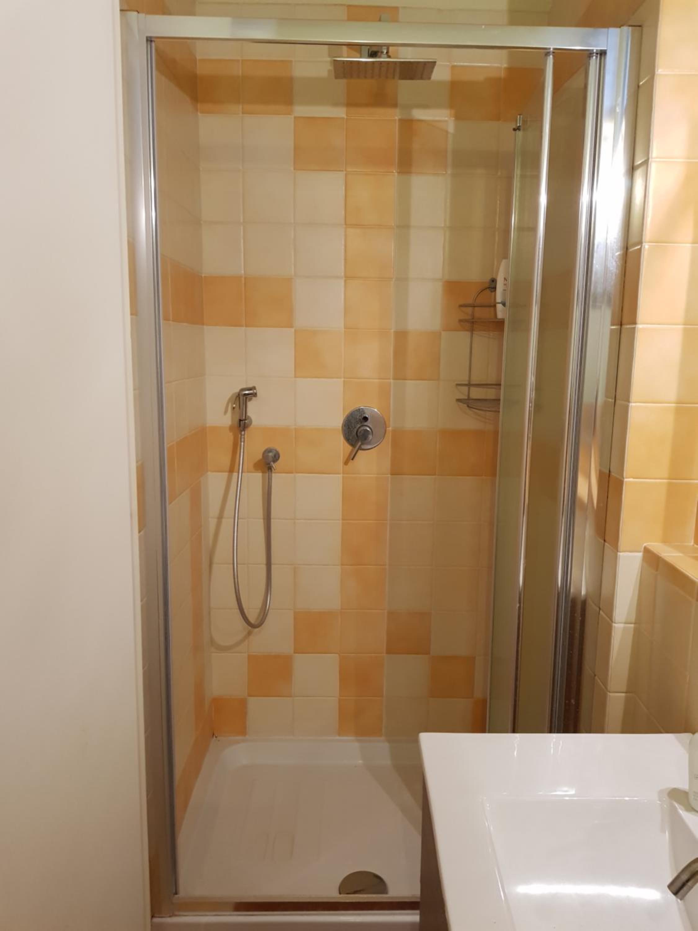 Two-Bedroom House - Photo 4