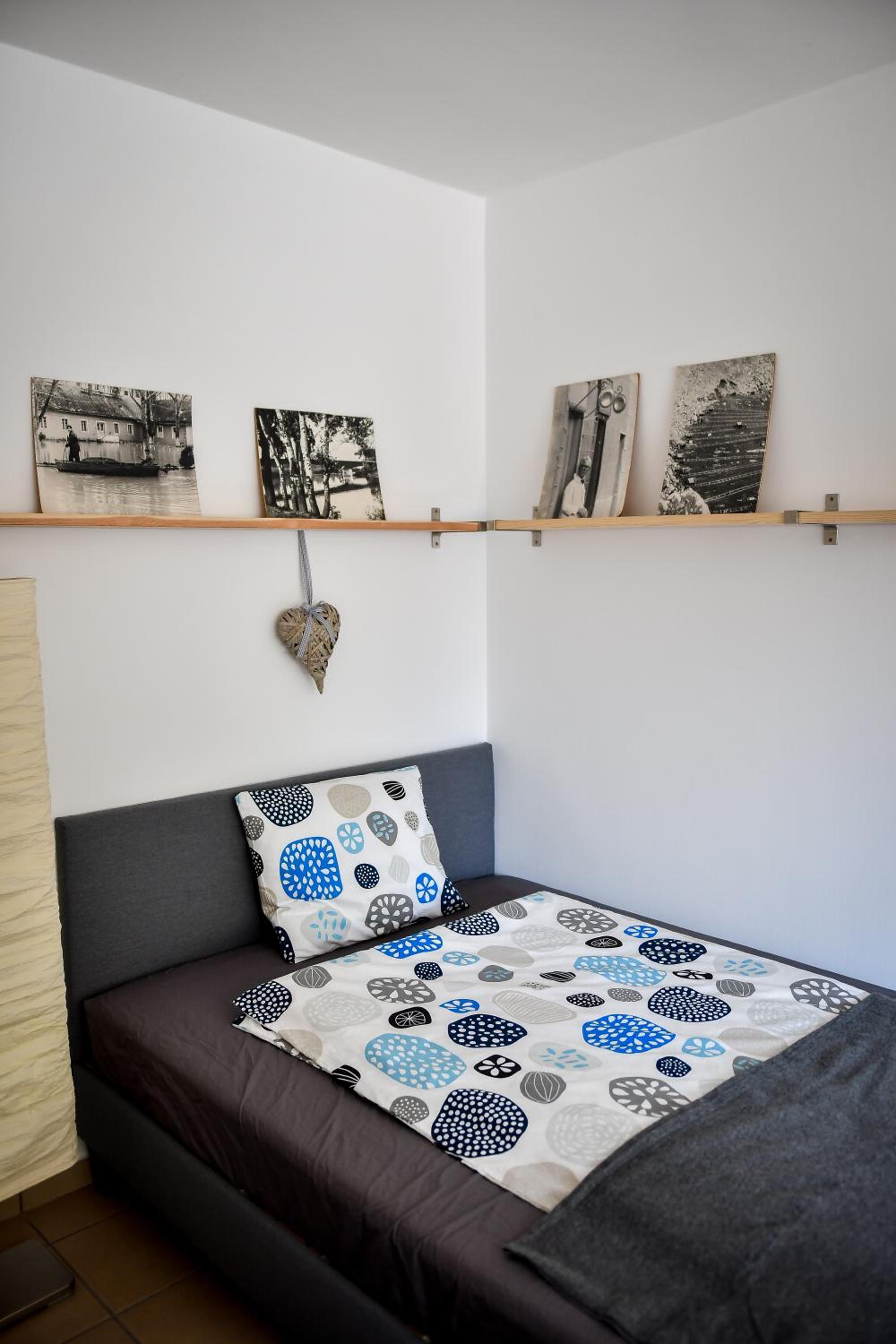 One-Bedroom Apartment - Photo 43