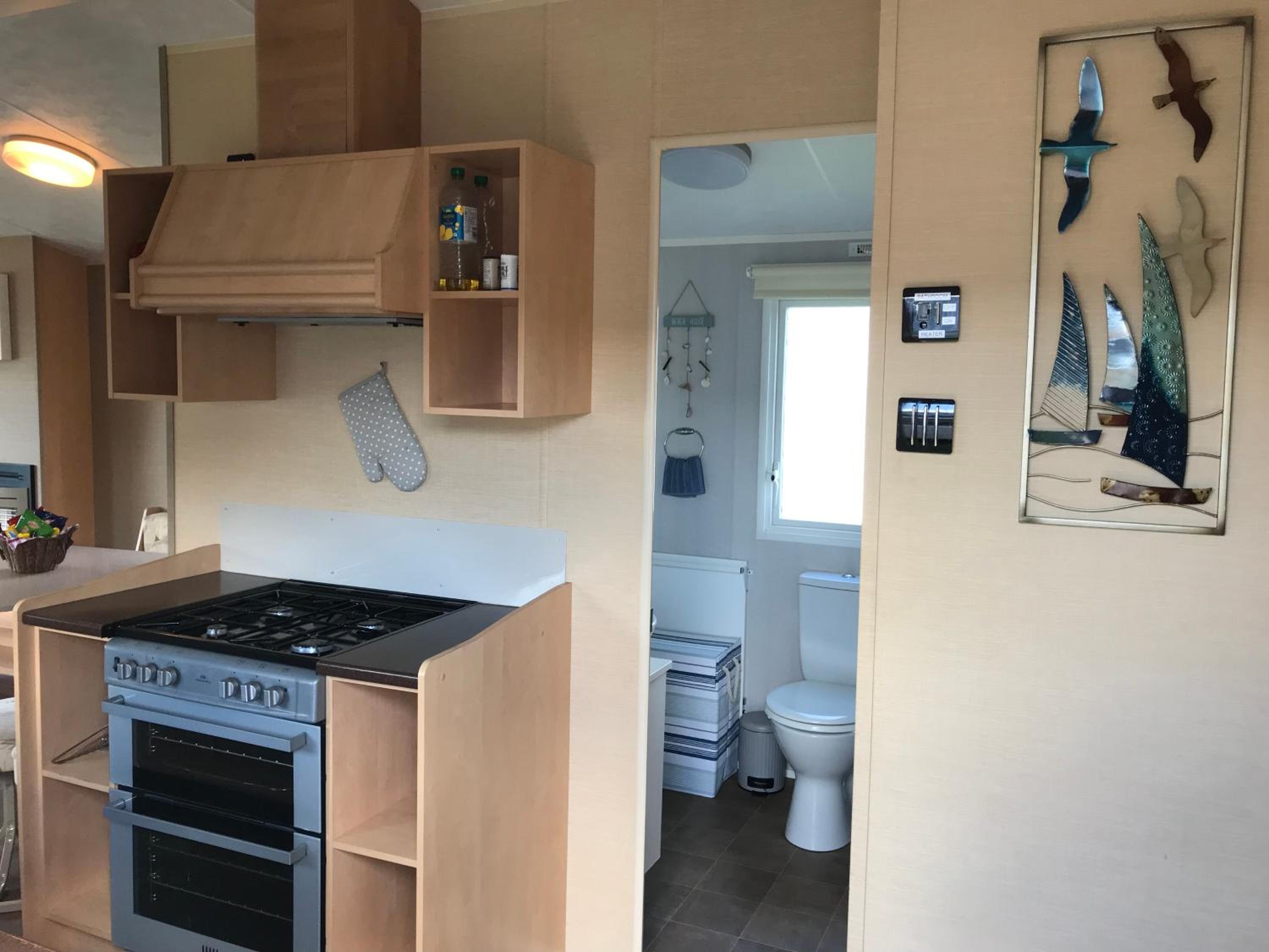 Mobile Home photo 3
