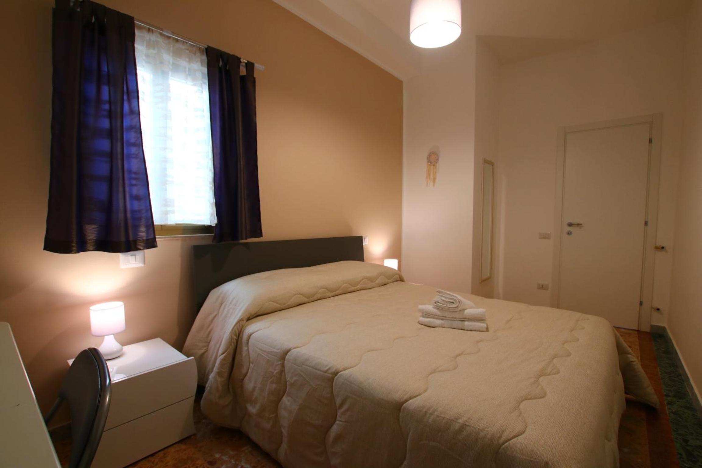 One-Bedroom House - Photo 13