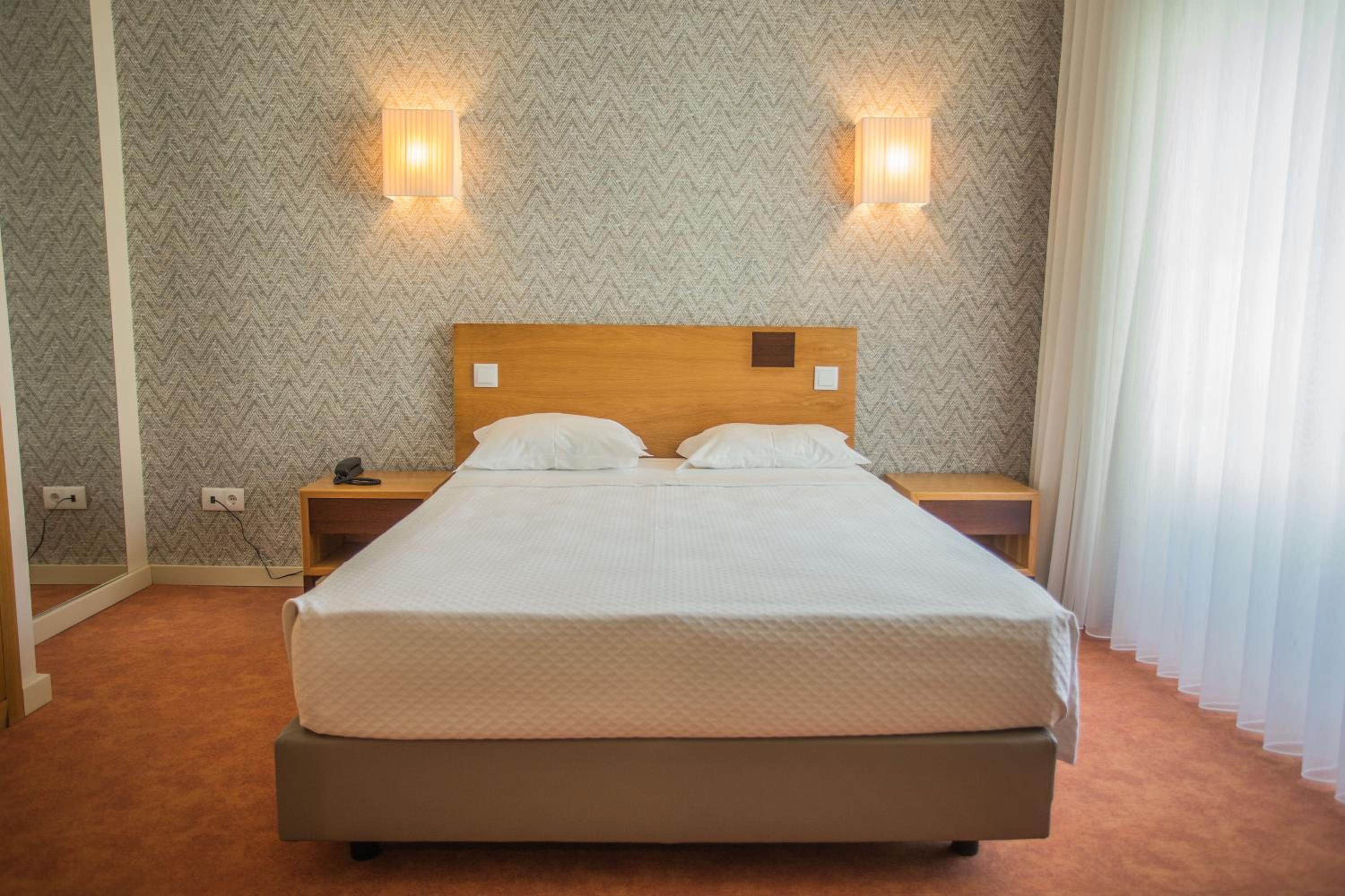 Double Room - Photo 3