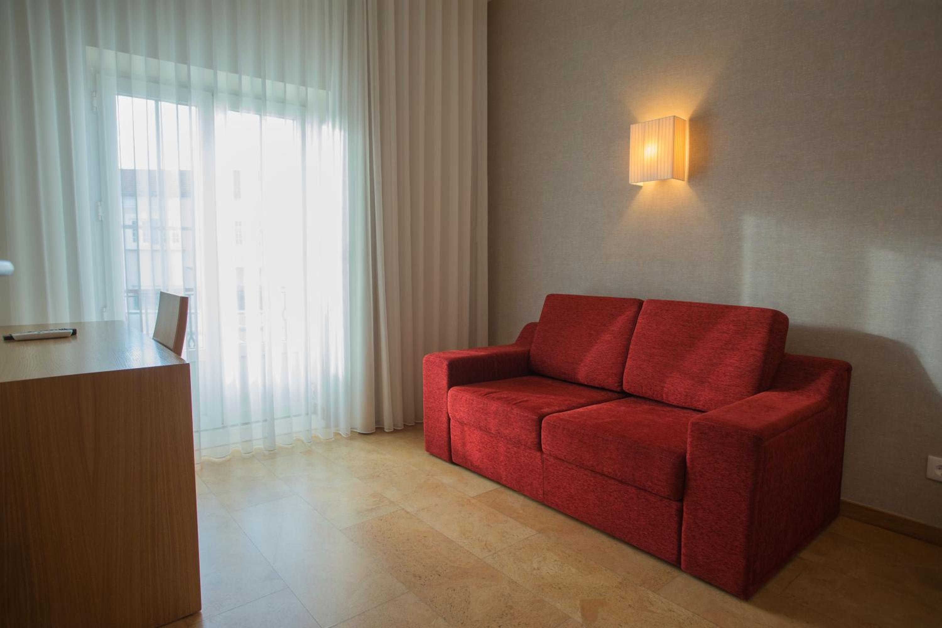 Suite - Photo 1