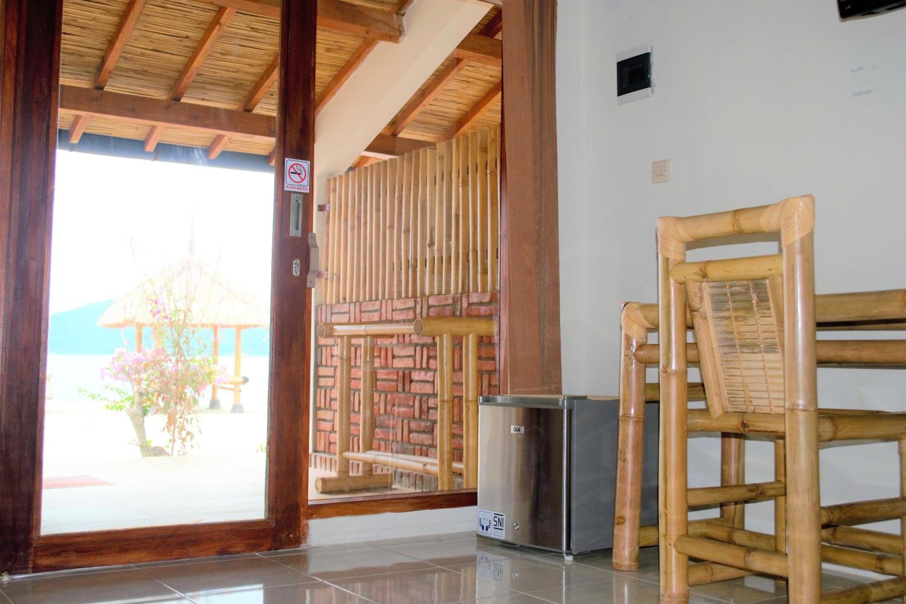 Deluxe Double Room with Sea View - Photo 9