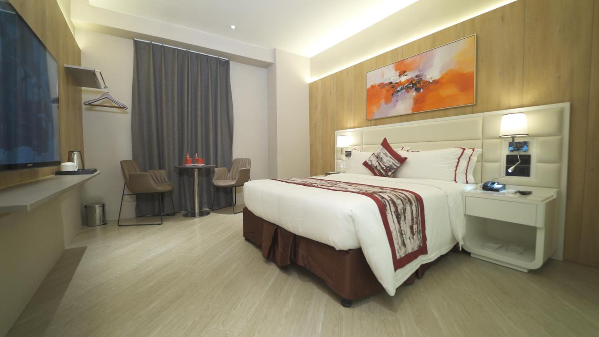 Deluxe Queen Room - Photo 1