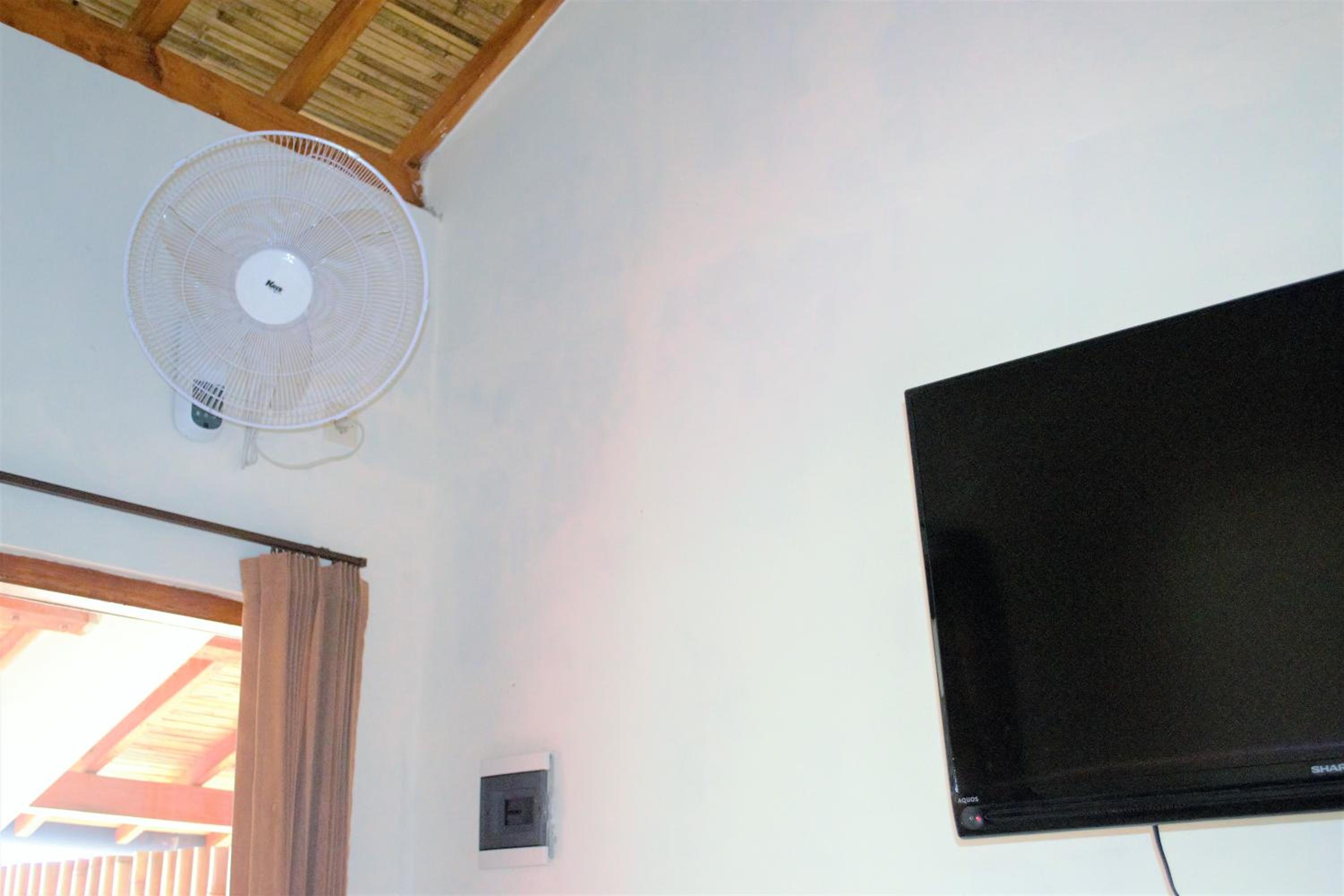Deluxe Double Room with Sea View - Photo 11
