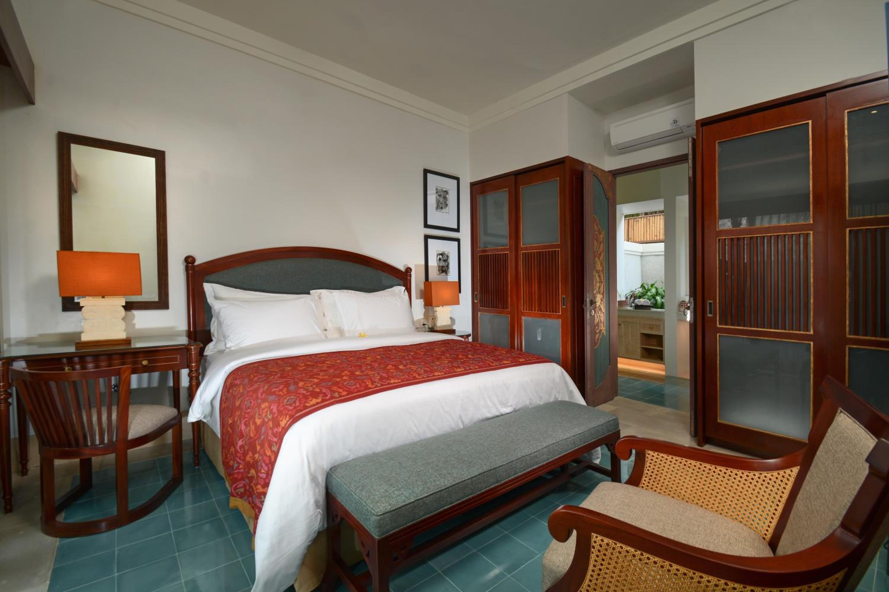 One-Bedroom Suite with Pool Access - Photo 2