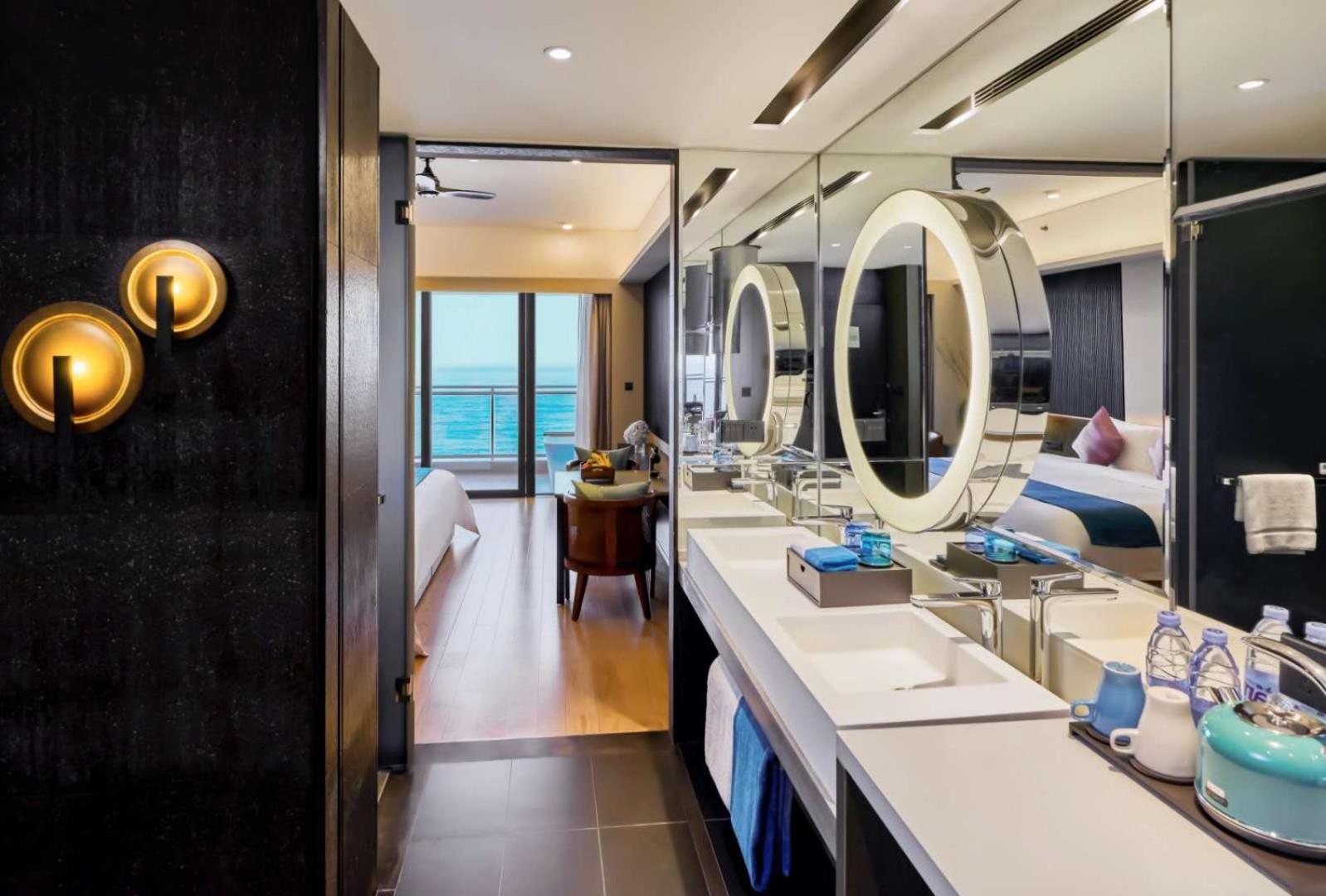 Deluxe Double Room with Sea View photo 2