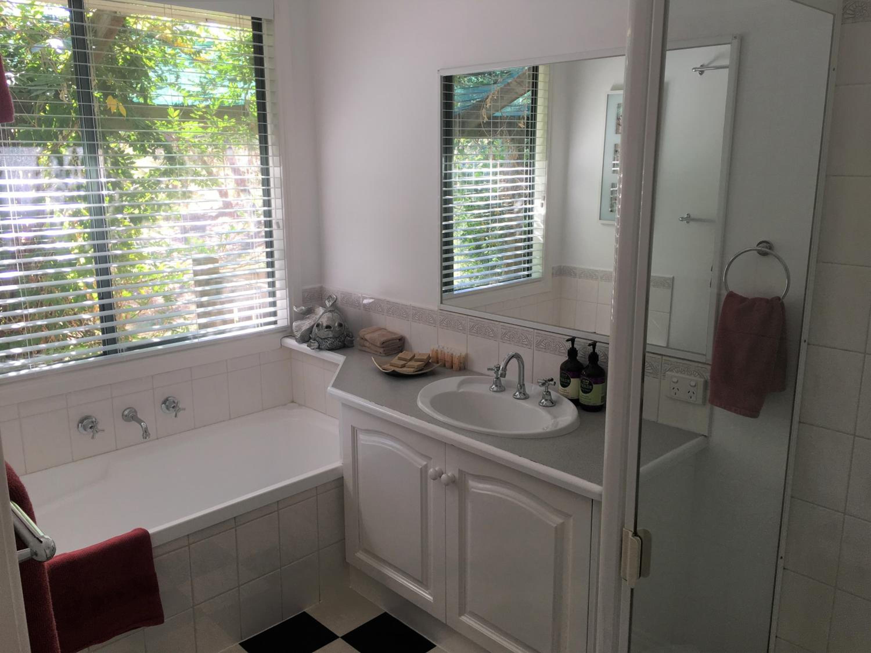 Four-Bedroom House photo 2
