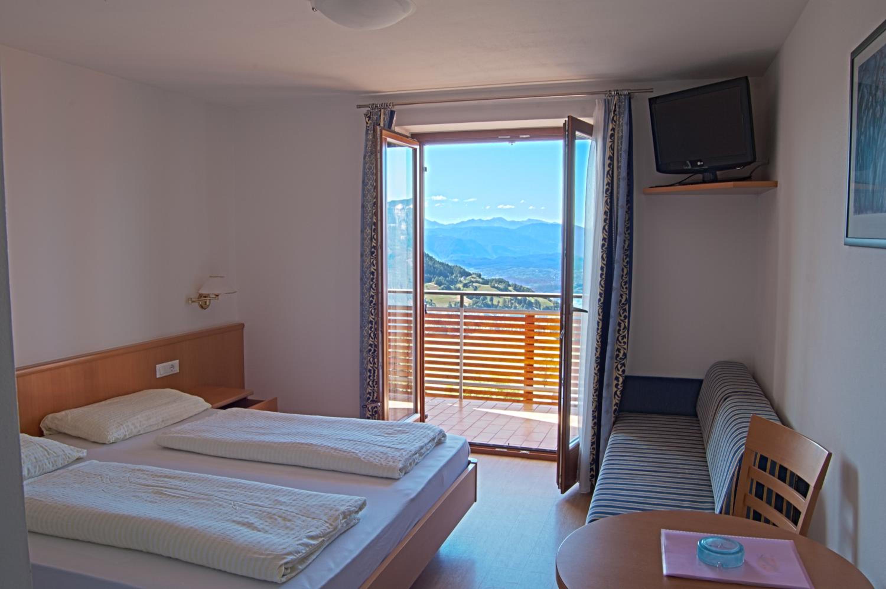 Double Room with Balcony photo 3
