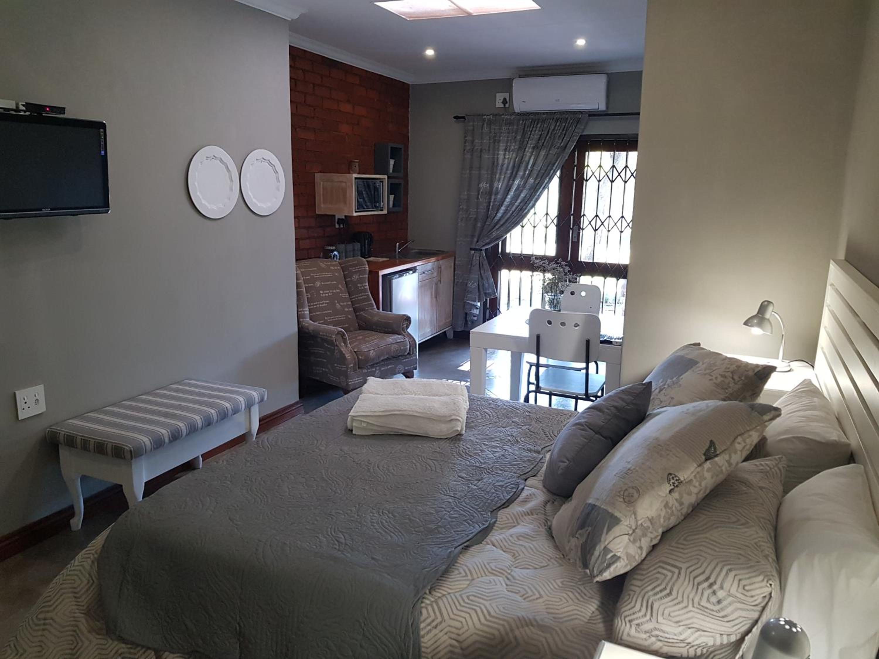 Standard Queen Room - Photo 1