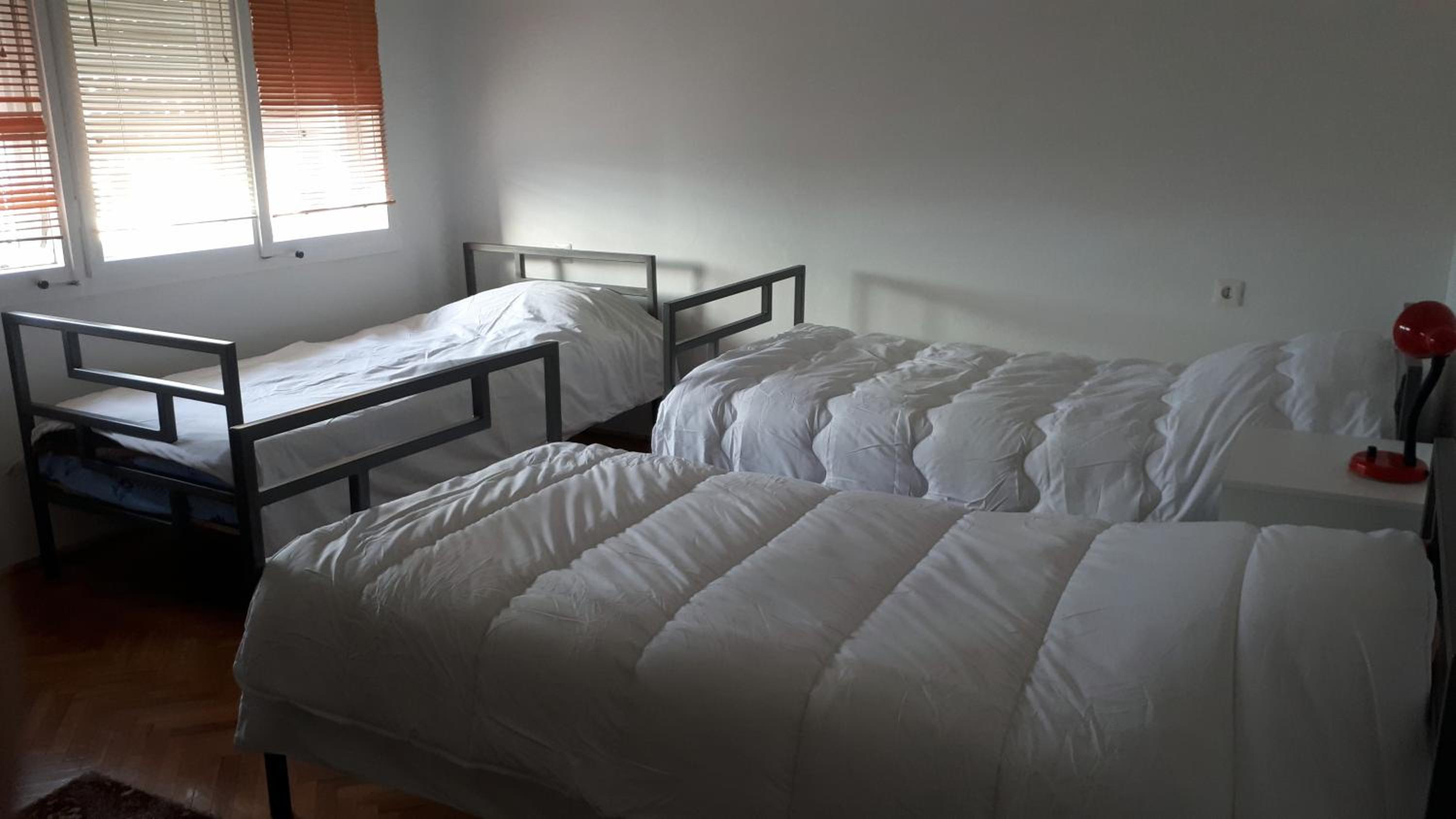 Economy Quadruple Room with Shared Bathroom photo 3