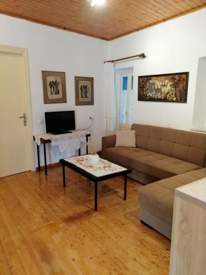 Three-Bedroom Apartment photo 1