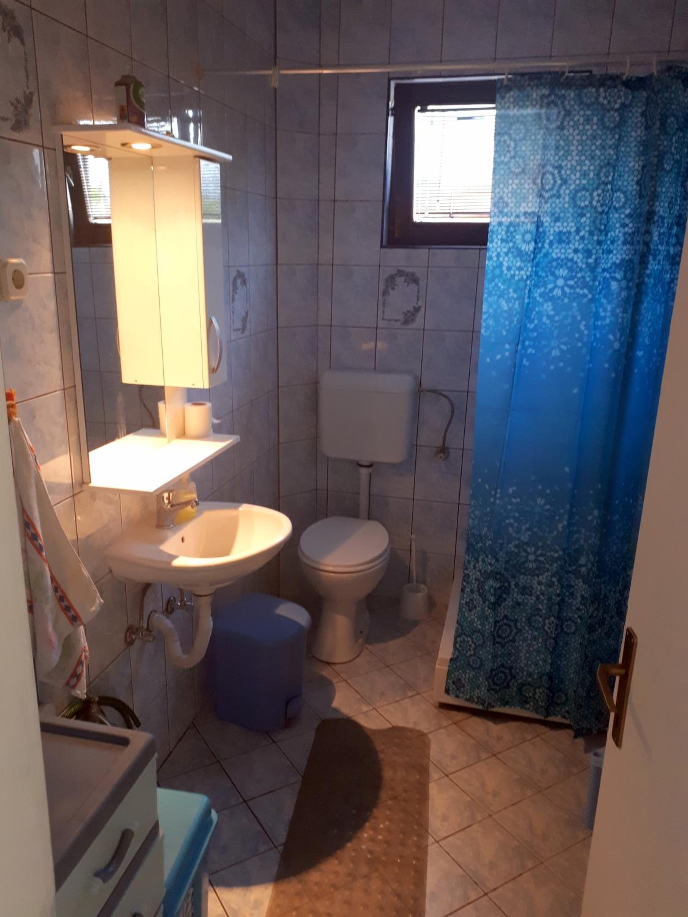 Twin Room with Shared Toilet photo 2