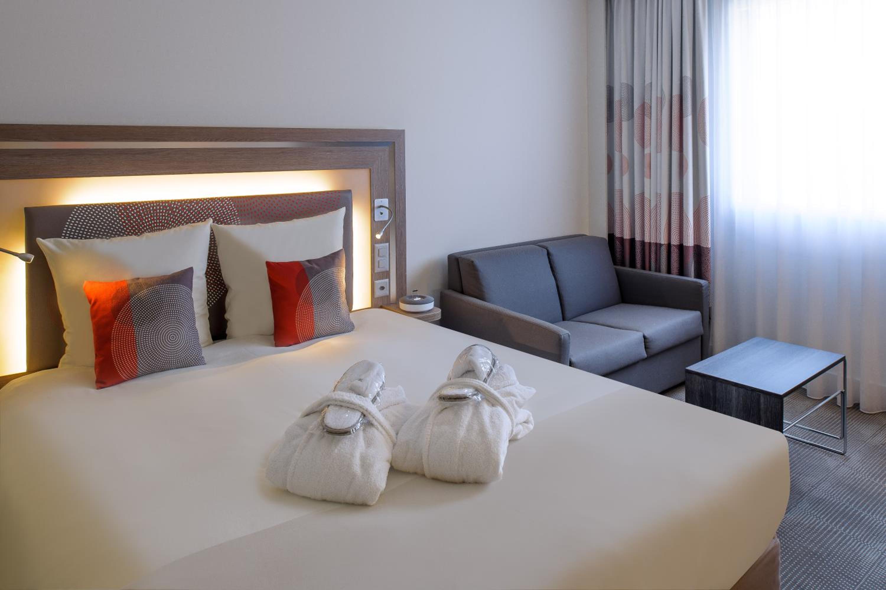 Executive Double Room with Sofa Bed - Photo 3
