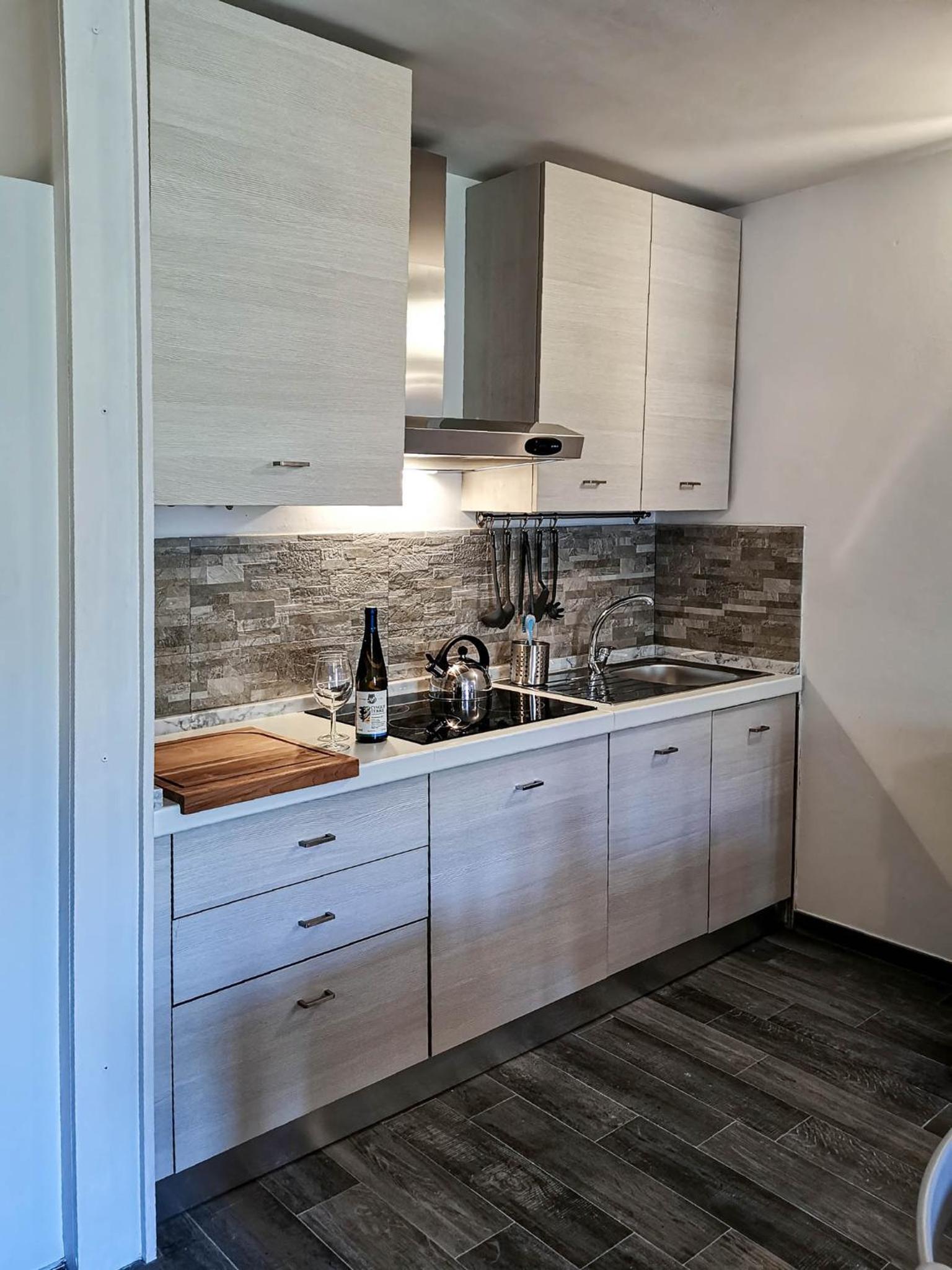 One-Bedroom Apartment - Photo 3