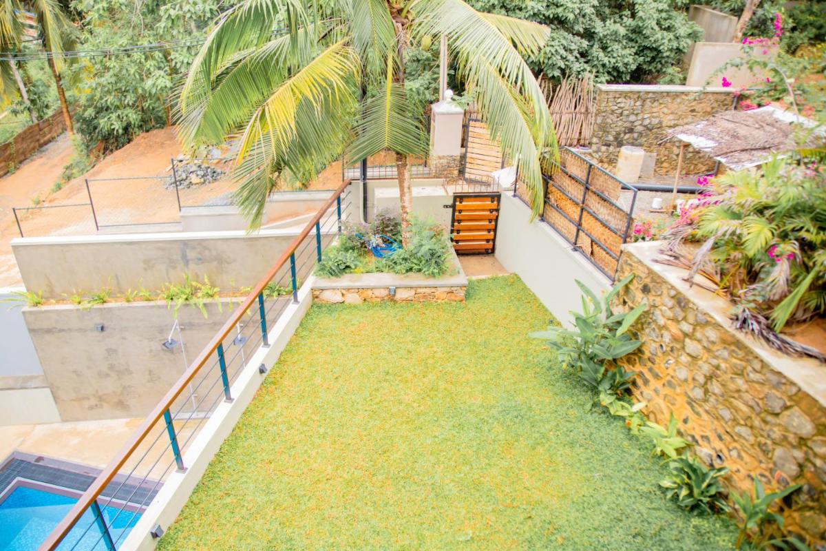 Deluxe Double Room with Balcony photo 3