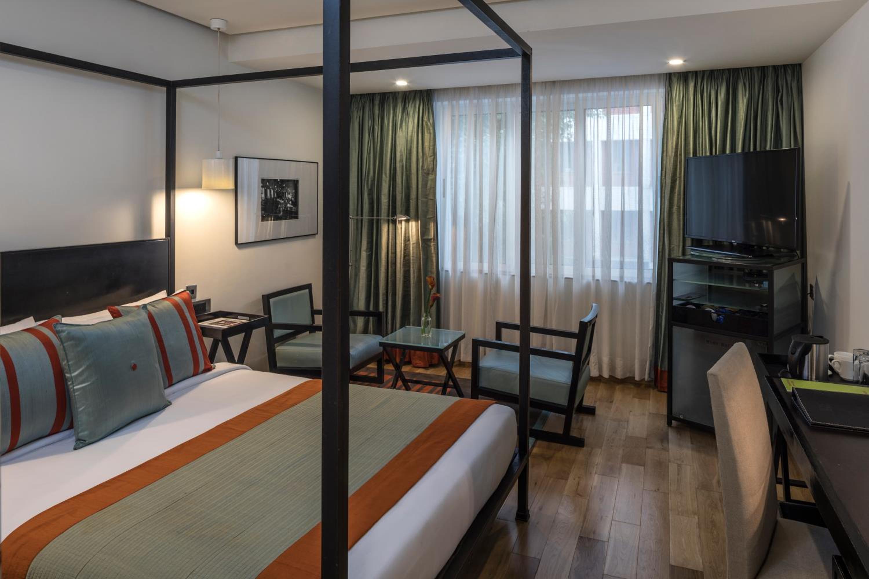 Deluxe Double Room with 20% Discount on F&B, Happy Hours( 1+1 on selected beverages) from 5 to 9 P.m.(Sunday to Friday) photo 2