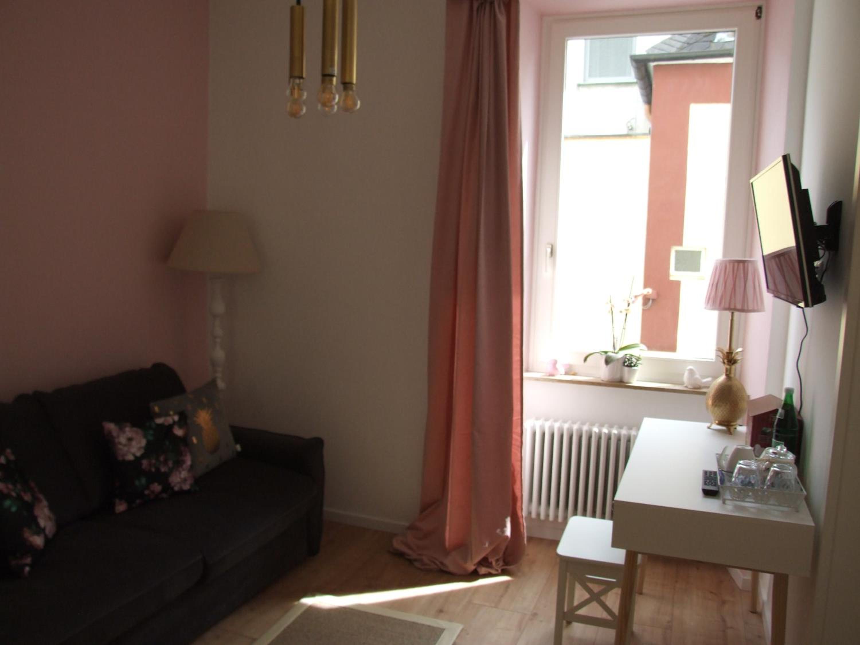 Family Room - Photo 6