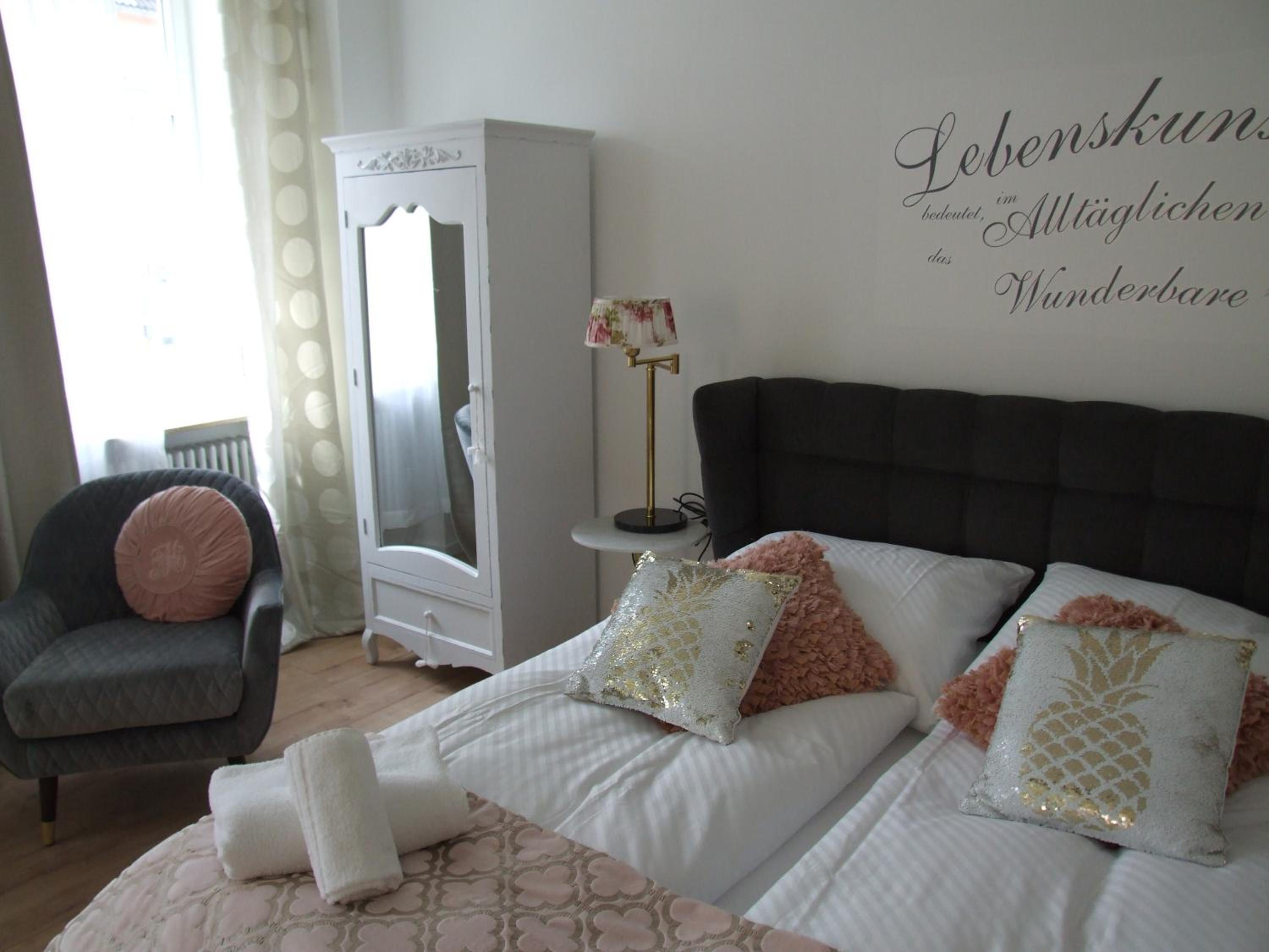 Family Room - Photo 8