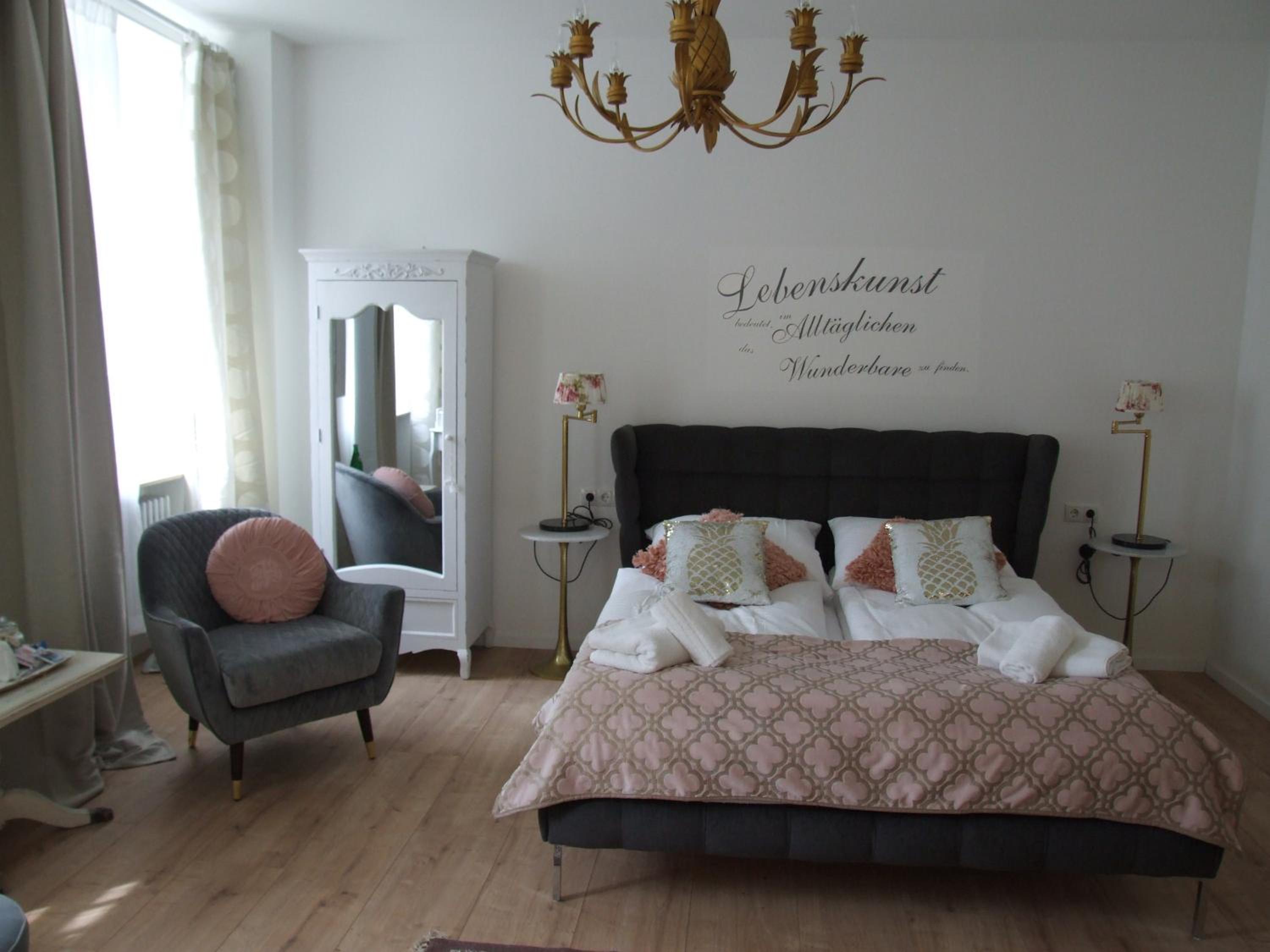 Family Room - Photo 7