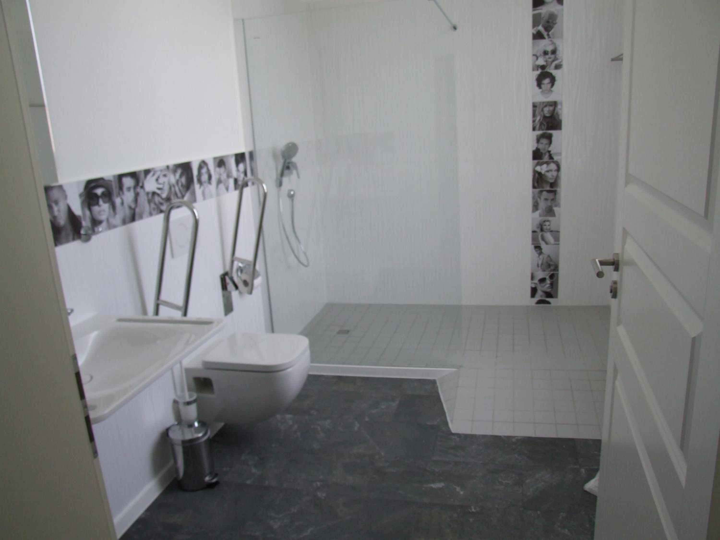 Large Double Room - Photo 12