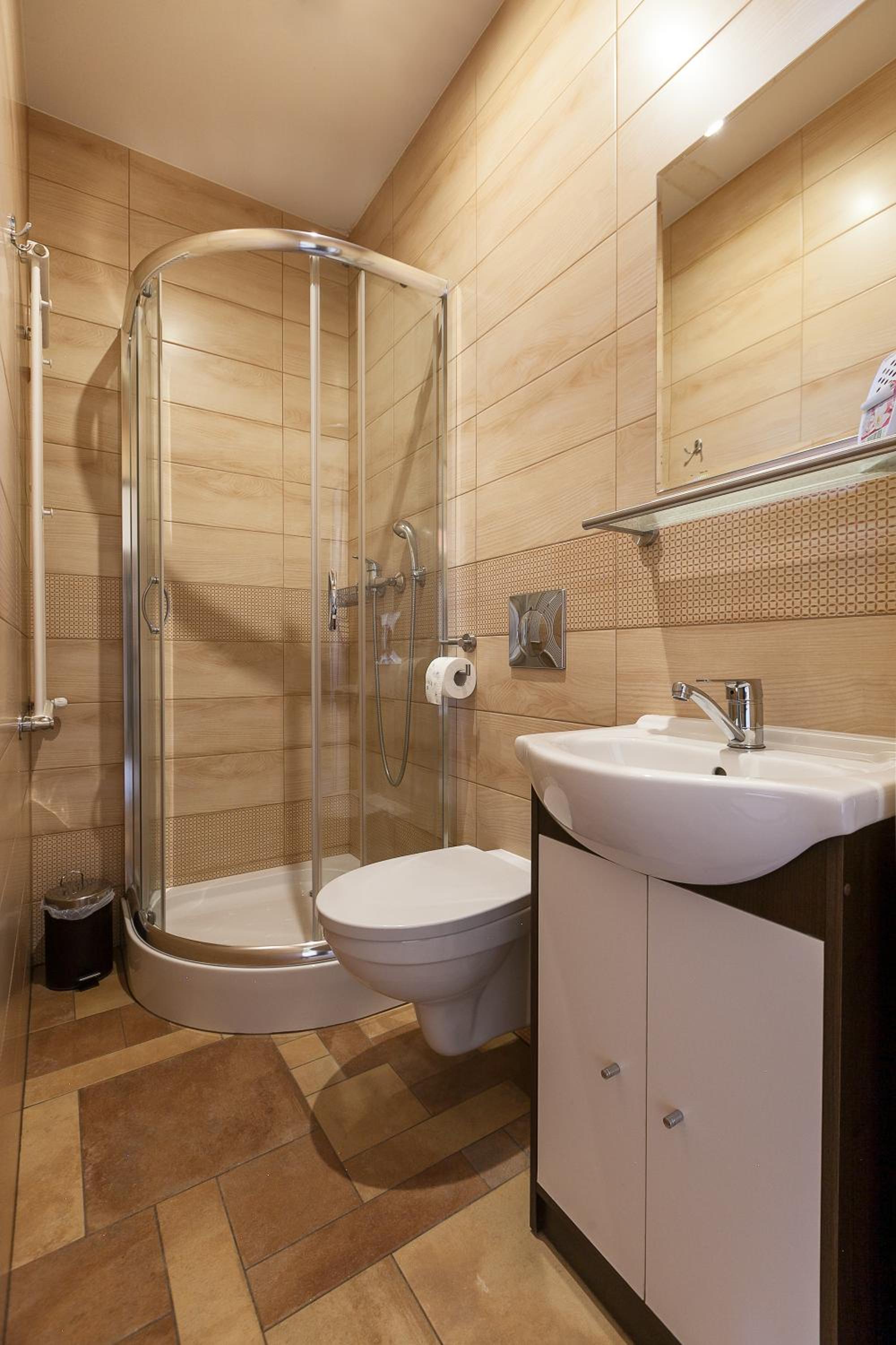 Triple Room with Private Bathroom - Photo 1