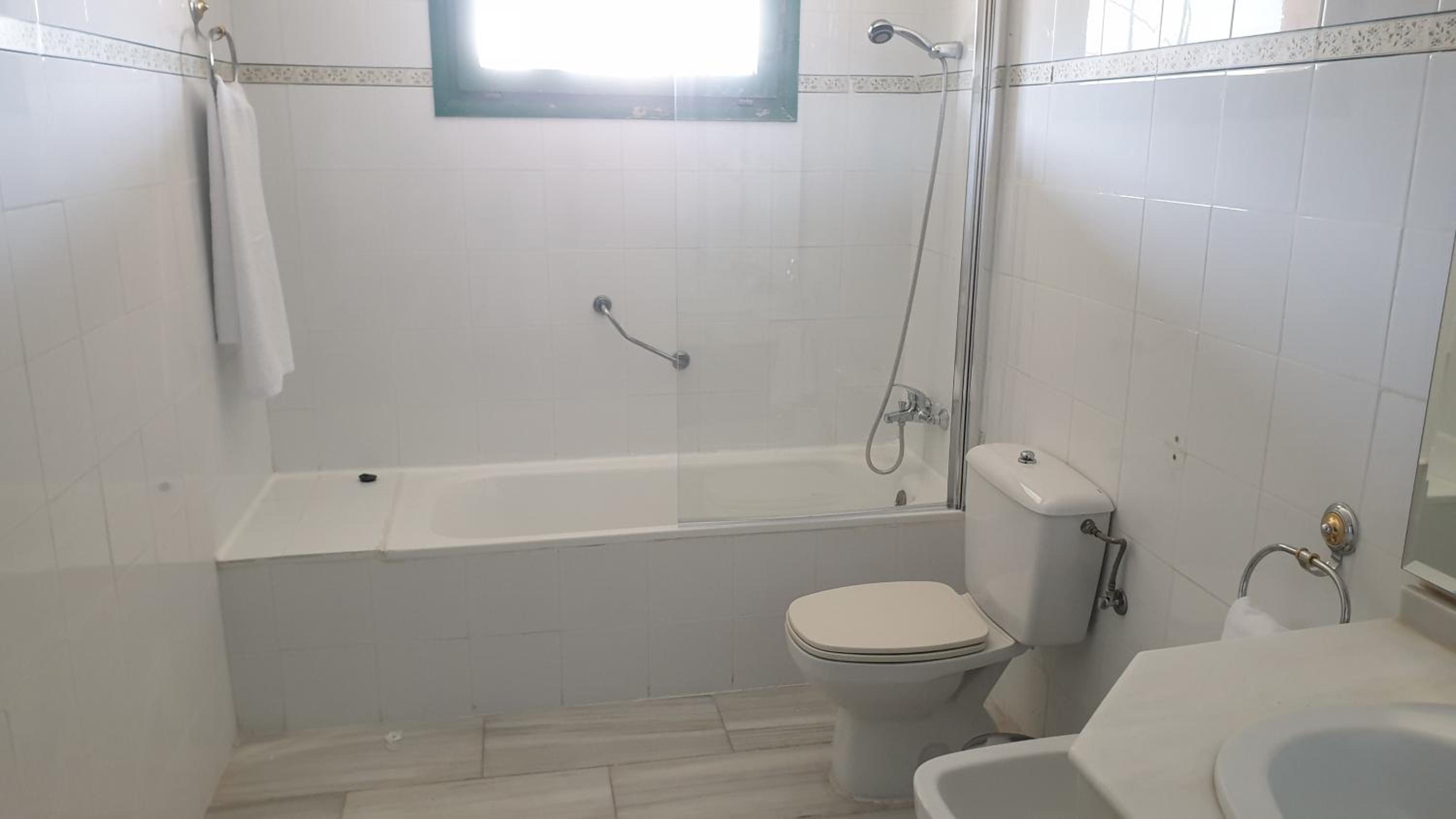 Standard Double Room - Photo 7